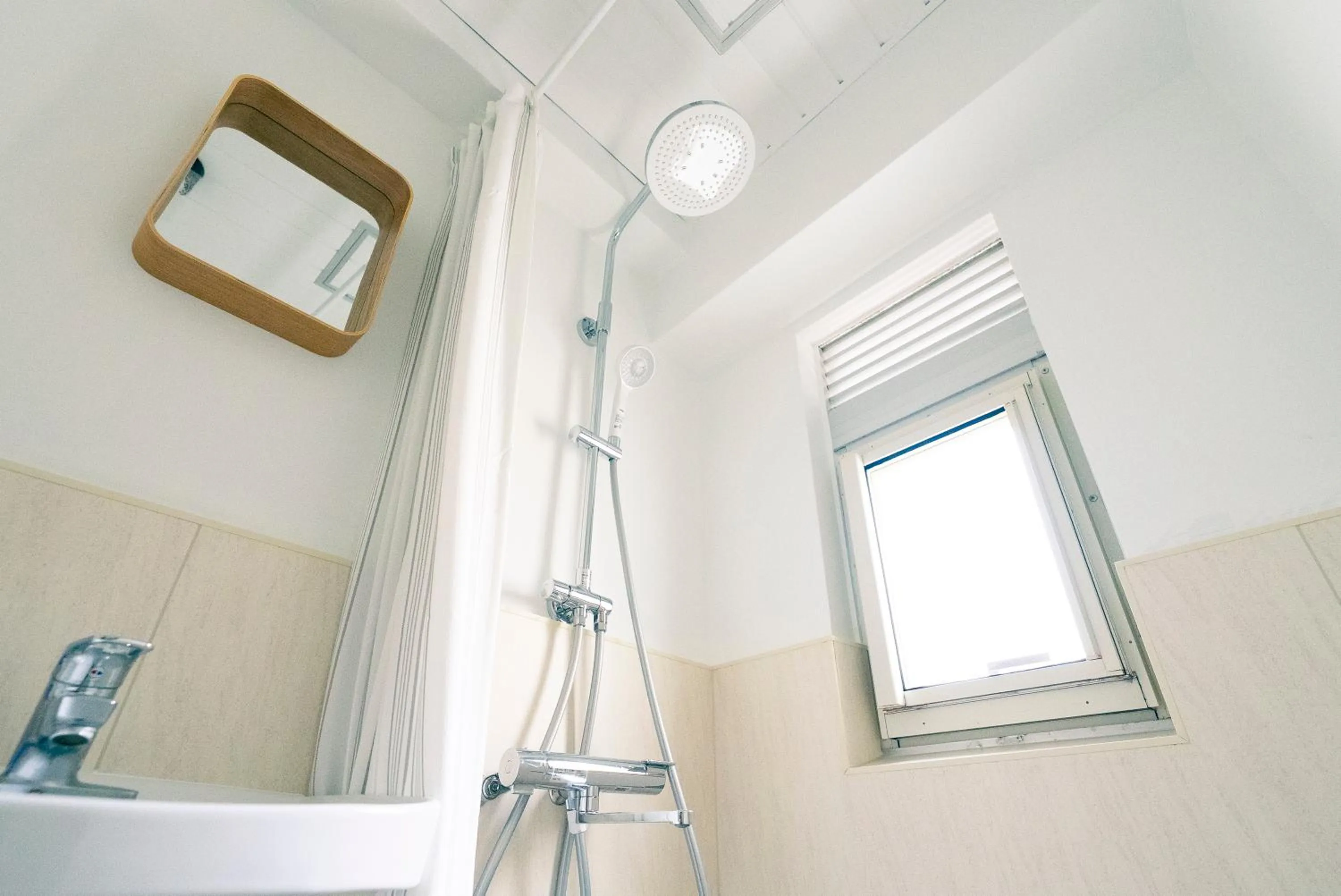 Shower in Yokohama Classic Apartment