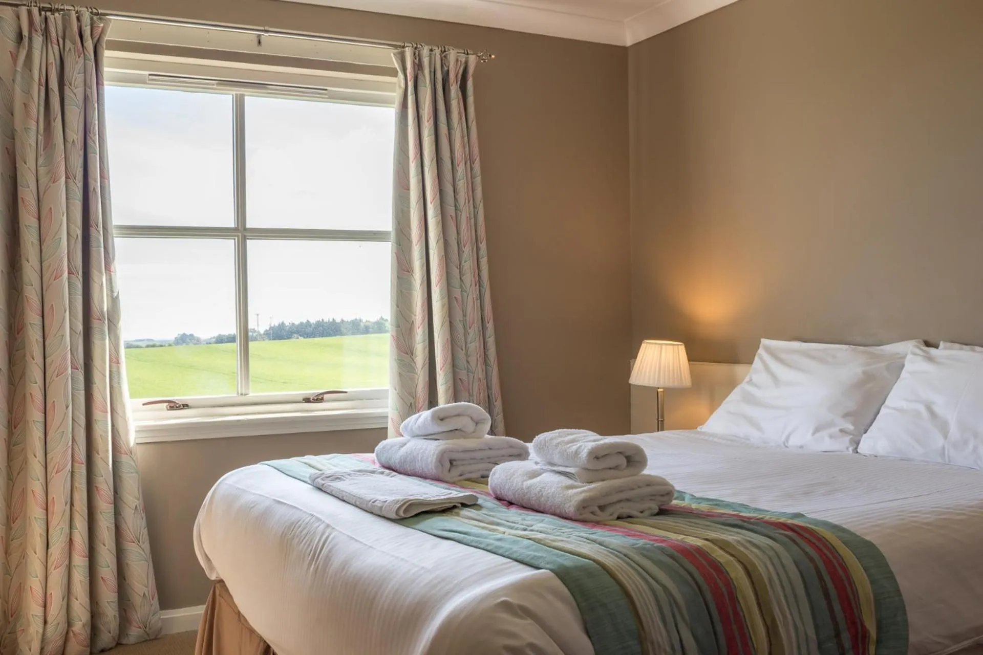 Bedroom, Bed in Purdy Lodge