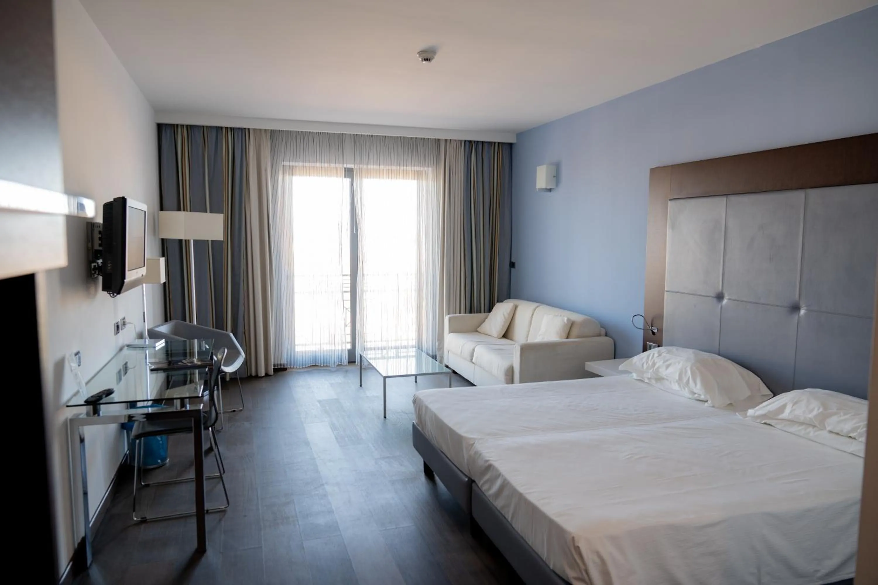 Bedroom, Bed in Hotel Napoleon