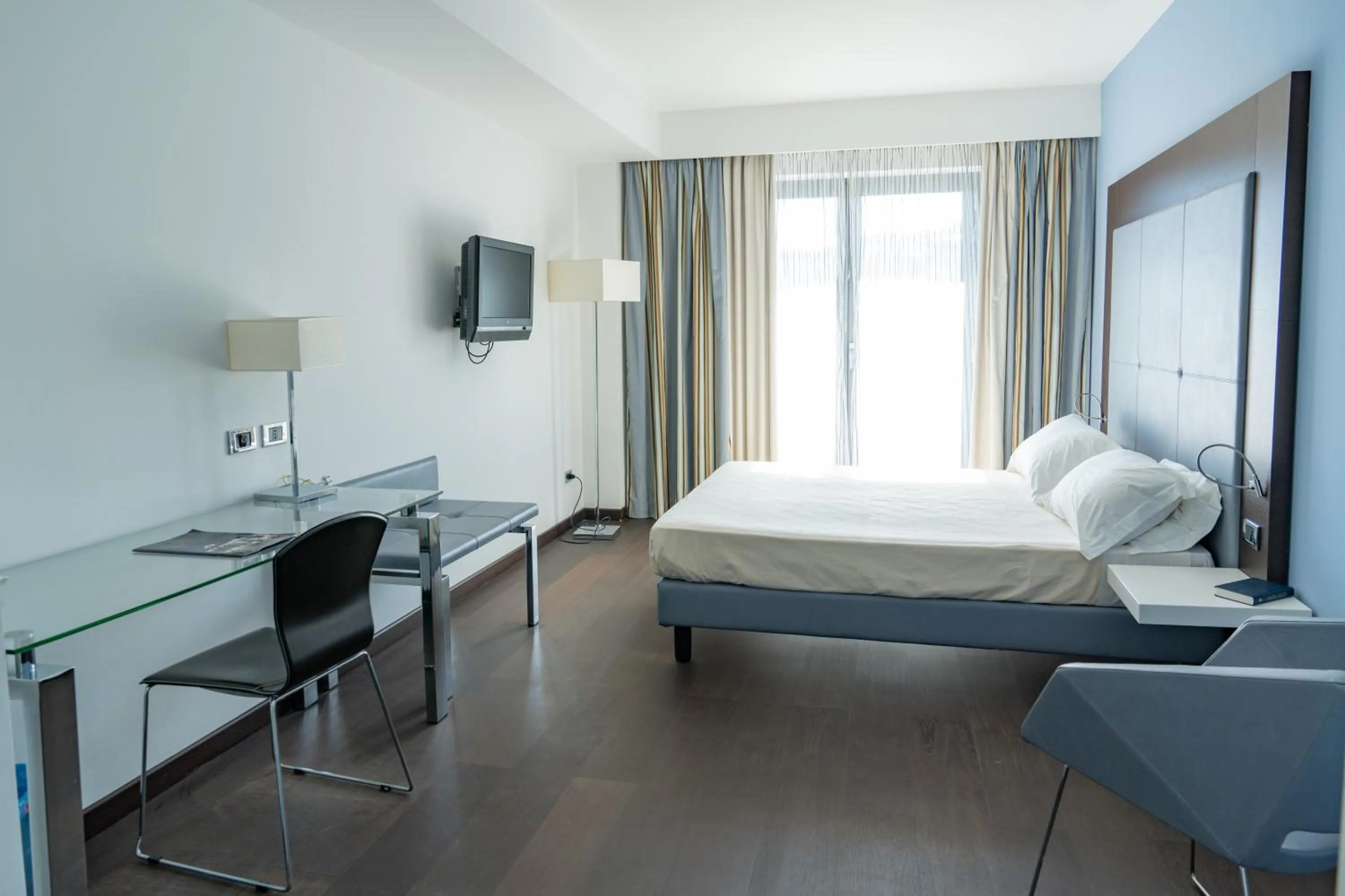 Bedroom, Bed in Hotel Napoleon