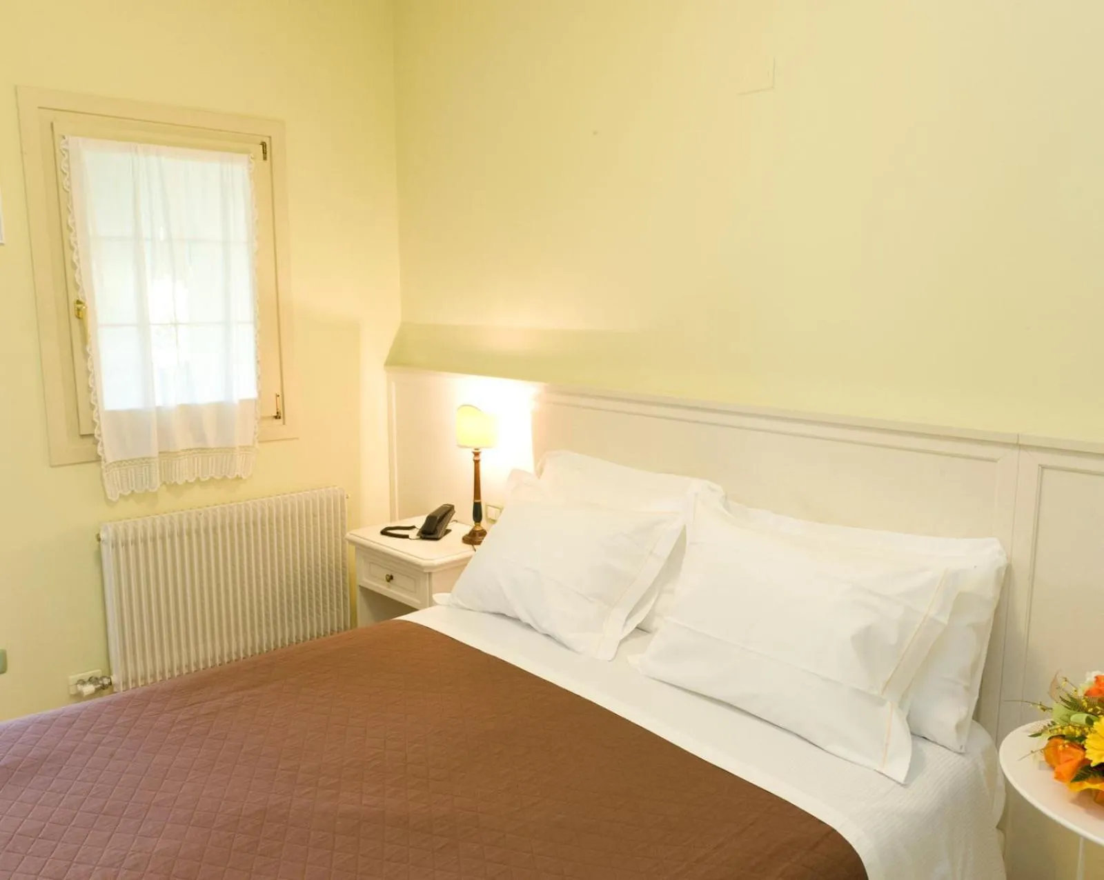 Bed in Hotel Antica Fenice