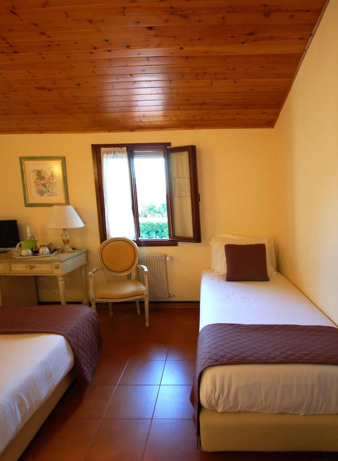 Bed in Hotel Antica Fenice