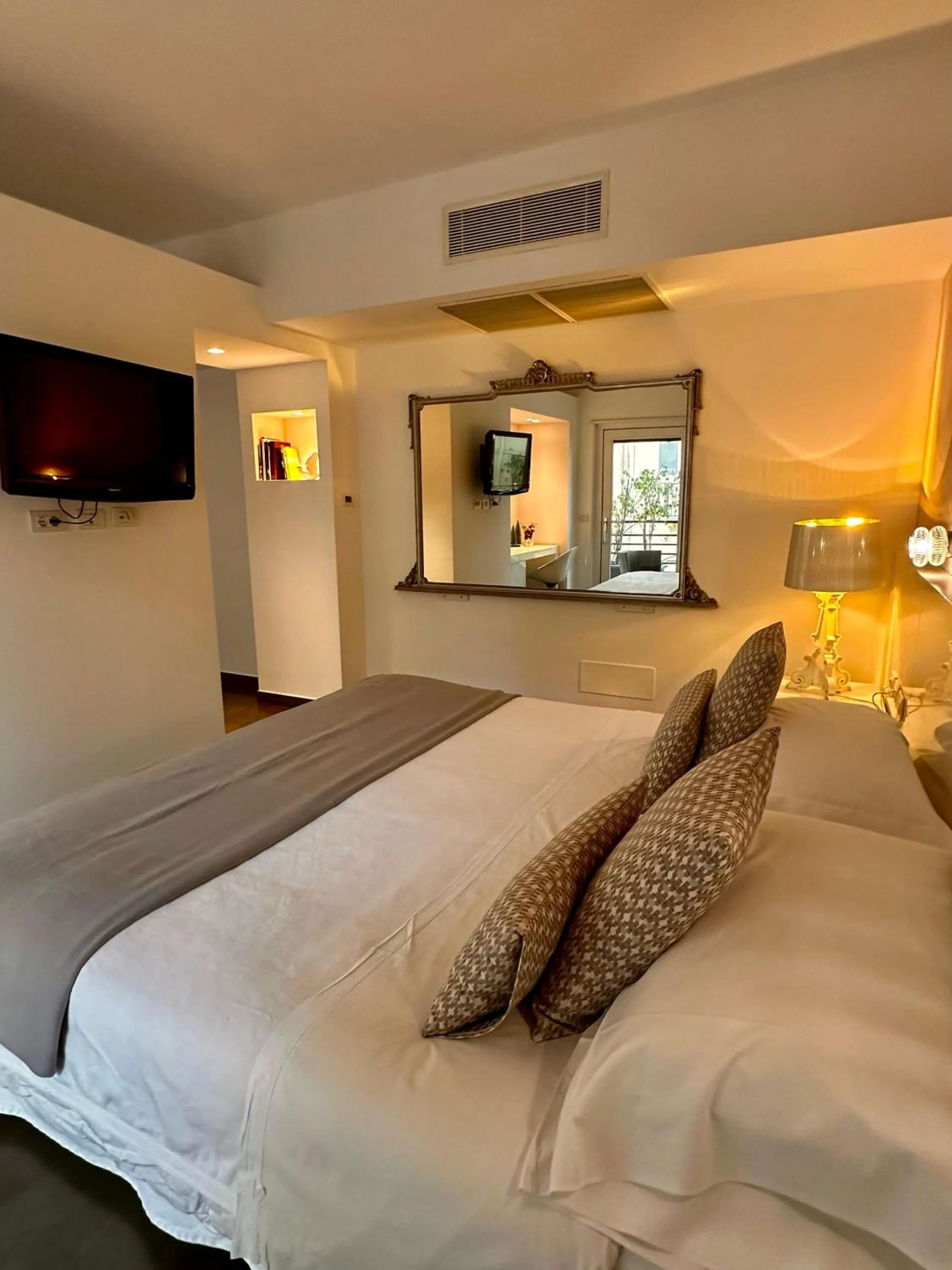 Balcony/Terrace, Bed in Maison R Boutique