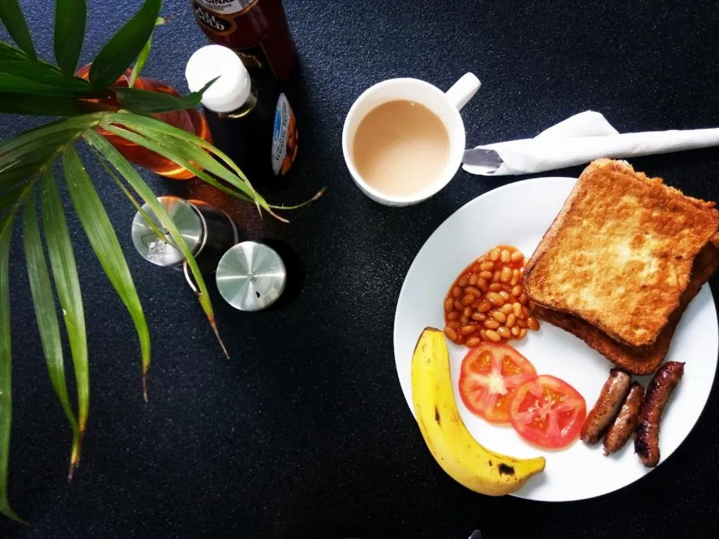 Food and drinks in Fawlty Towers Accommodation & Activities