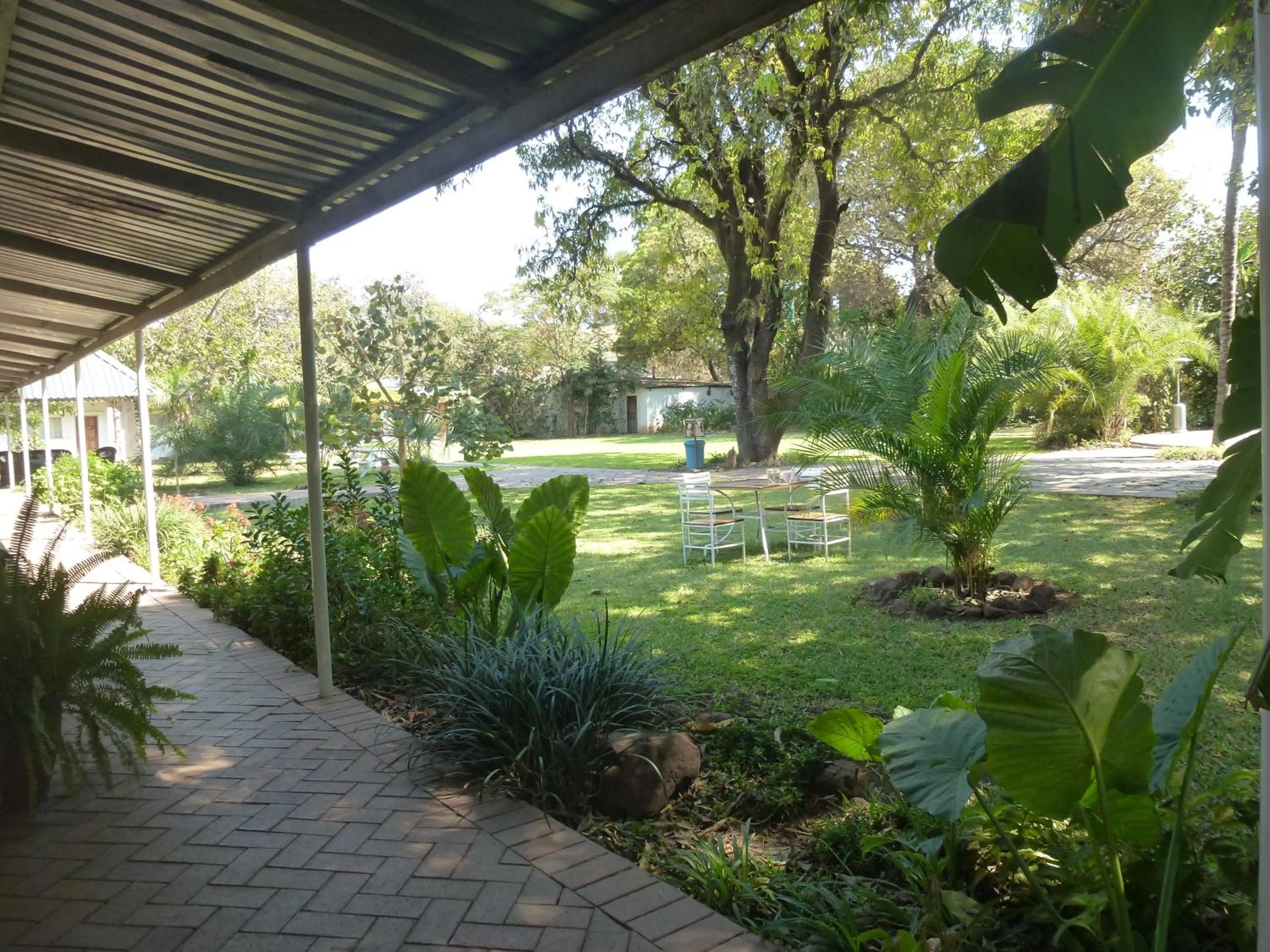 Garden in Fawlty Towers Accommodation & Activities