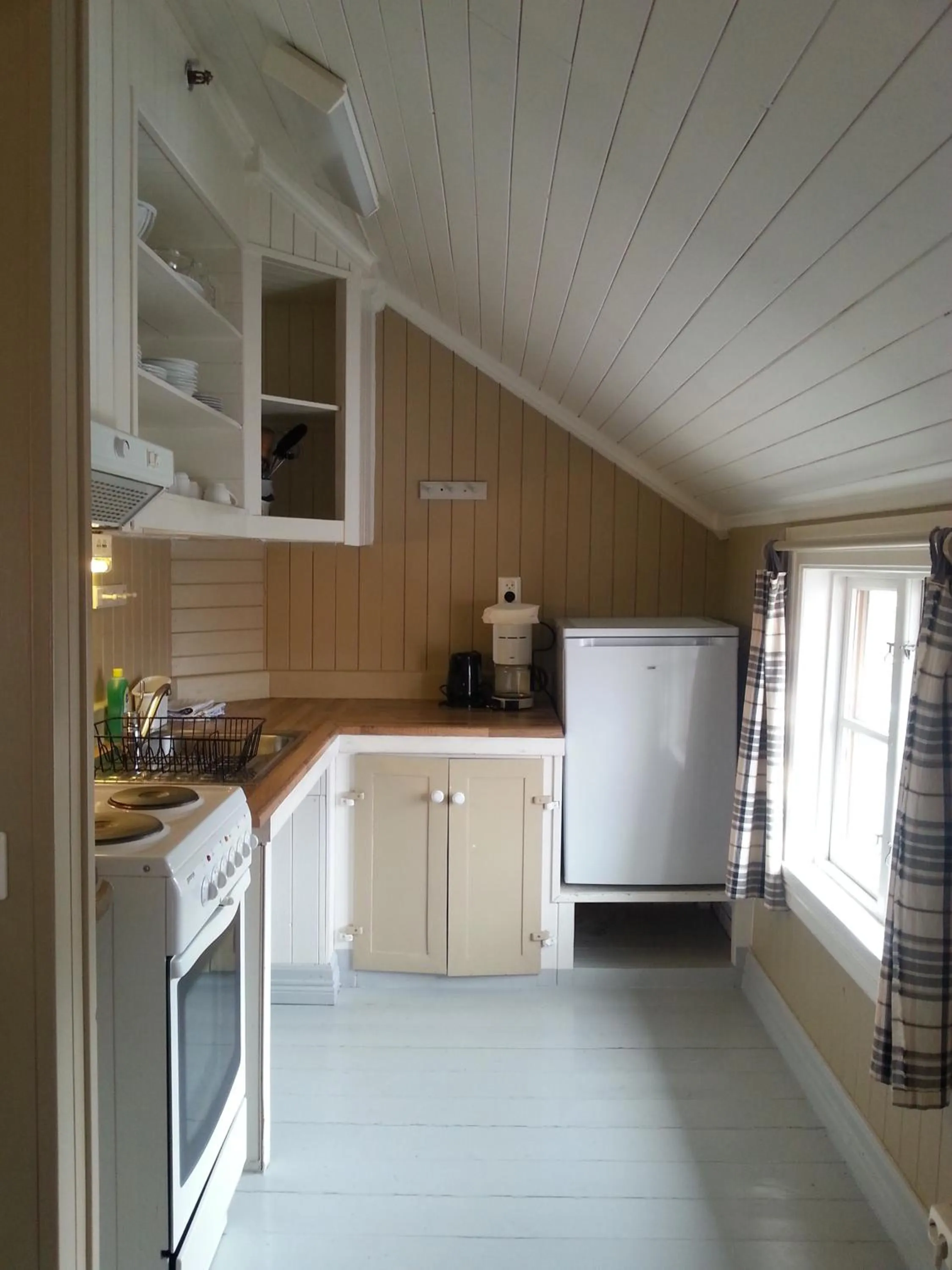 kitchen in Tyskhella Rorbuer