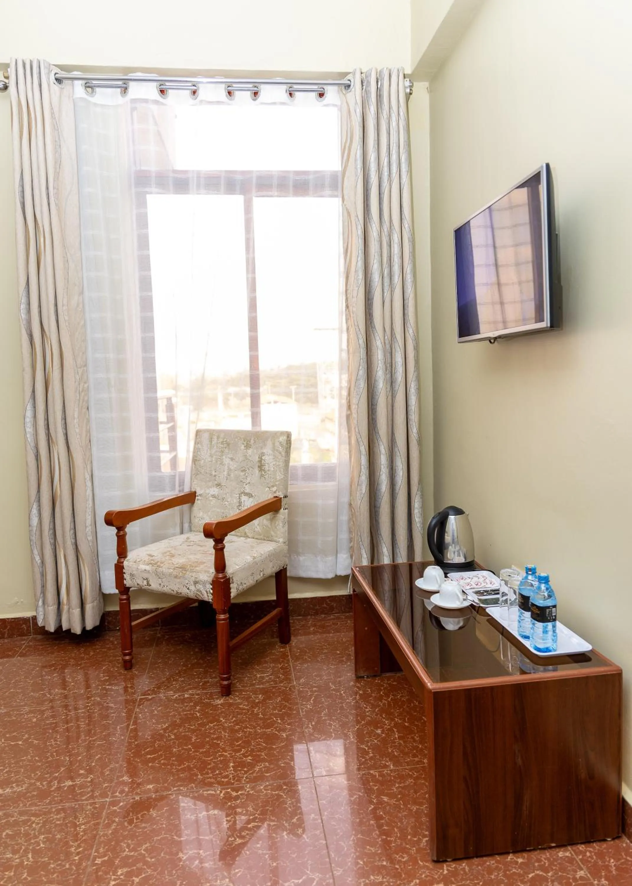 Coffee/tea facilities in Maxland Hotel