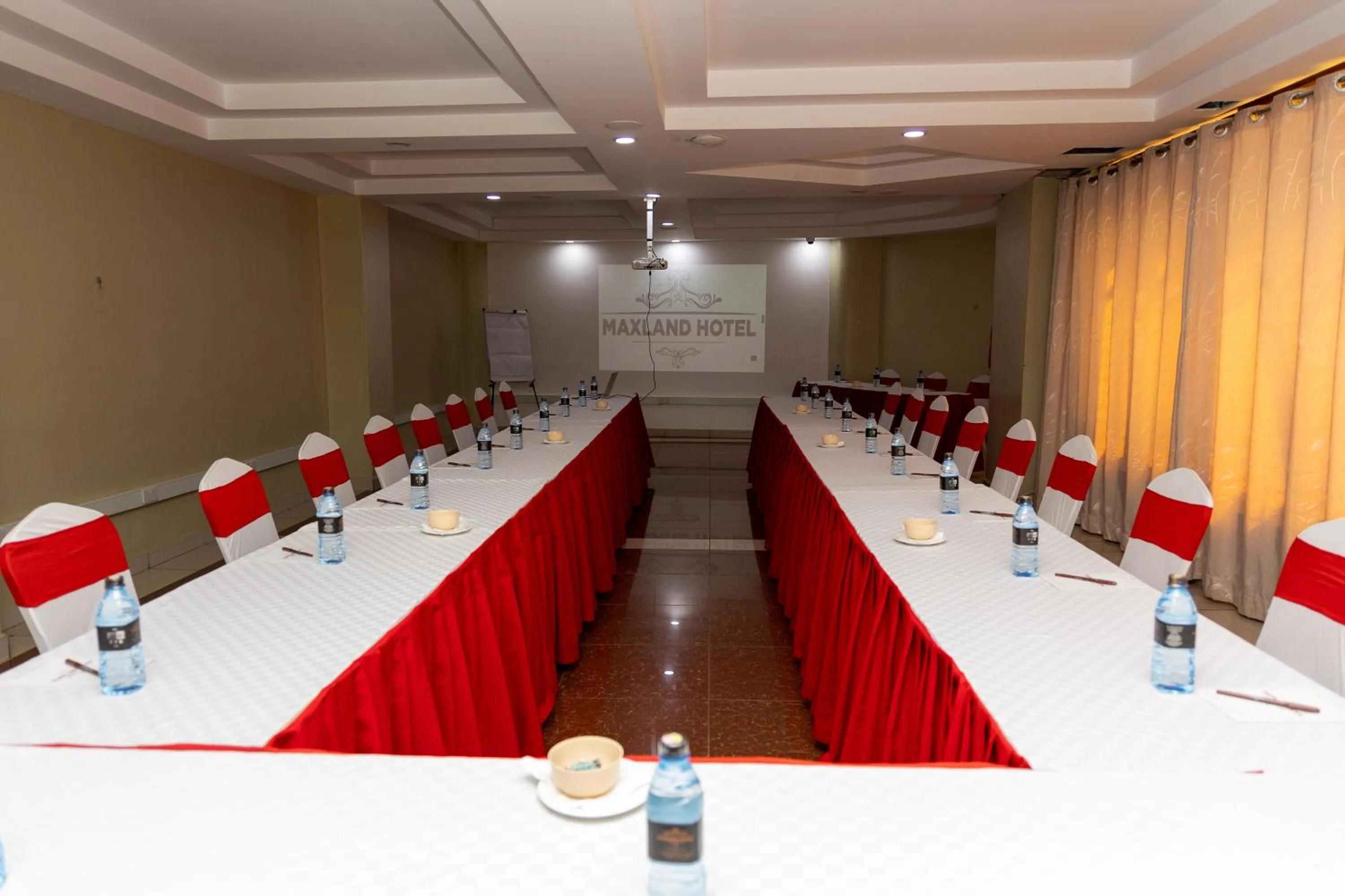 Meeting/conference room in Maxland Hotel