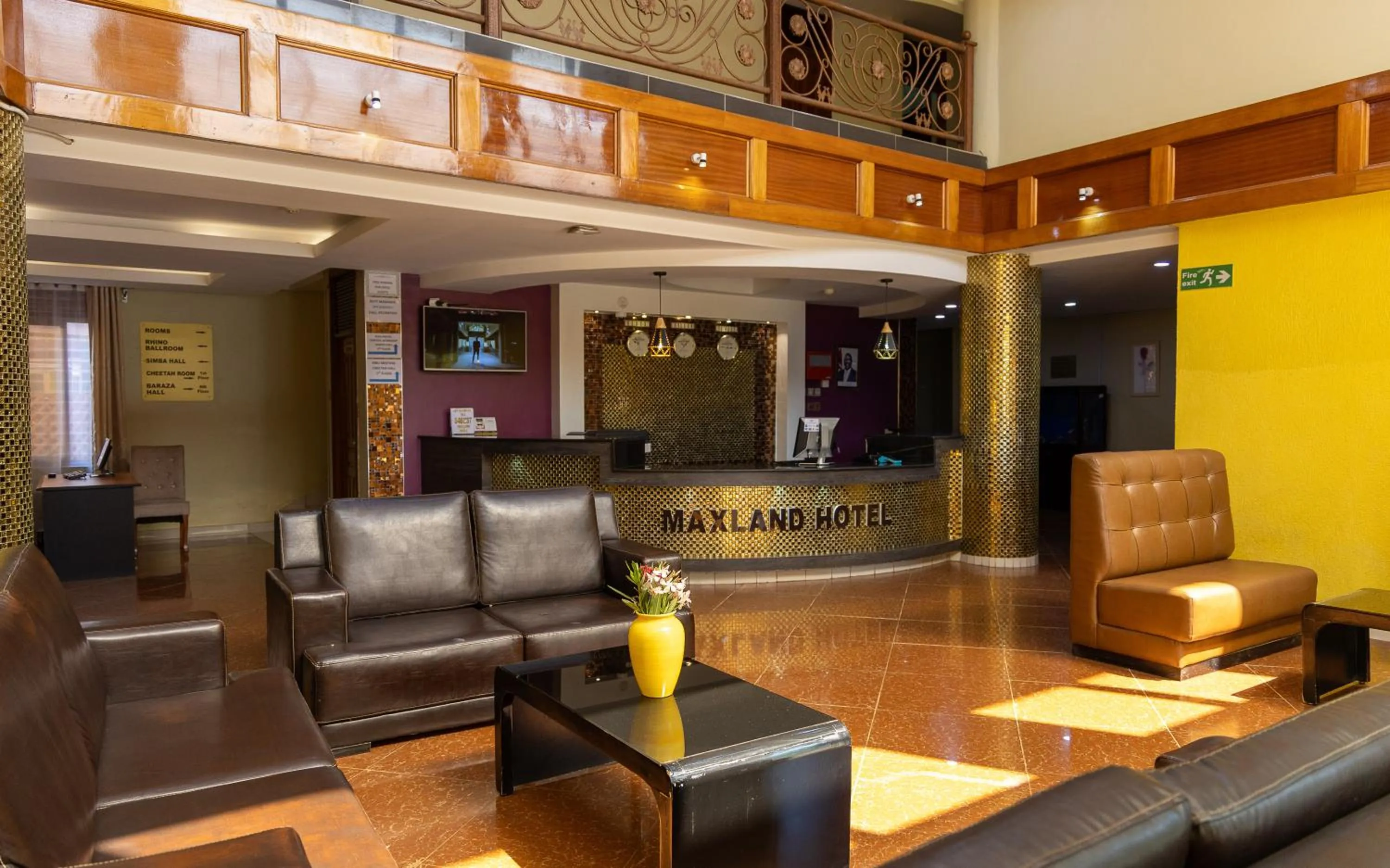 Lobby or reception in Maxland Hotel