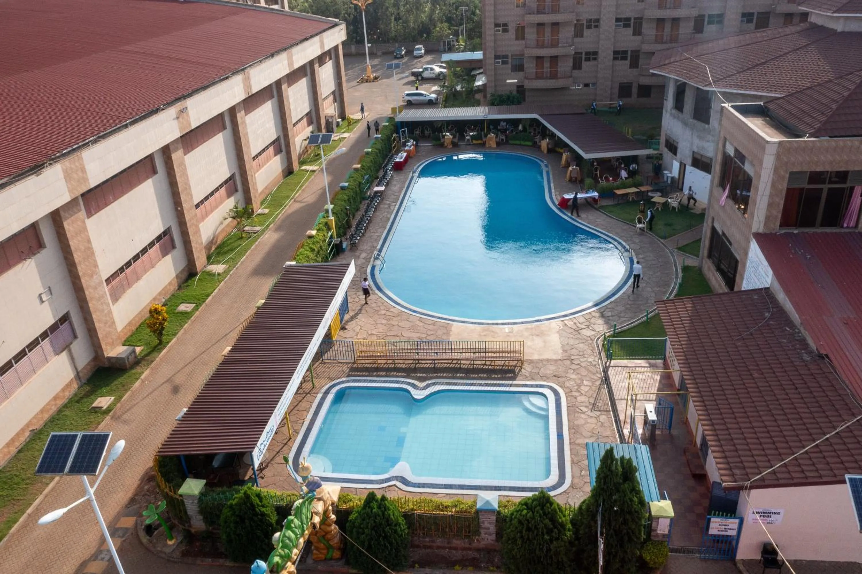 Swimming pool in Maxland Hotel