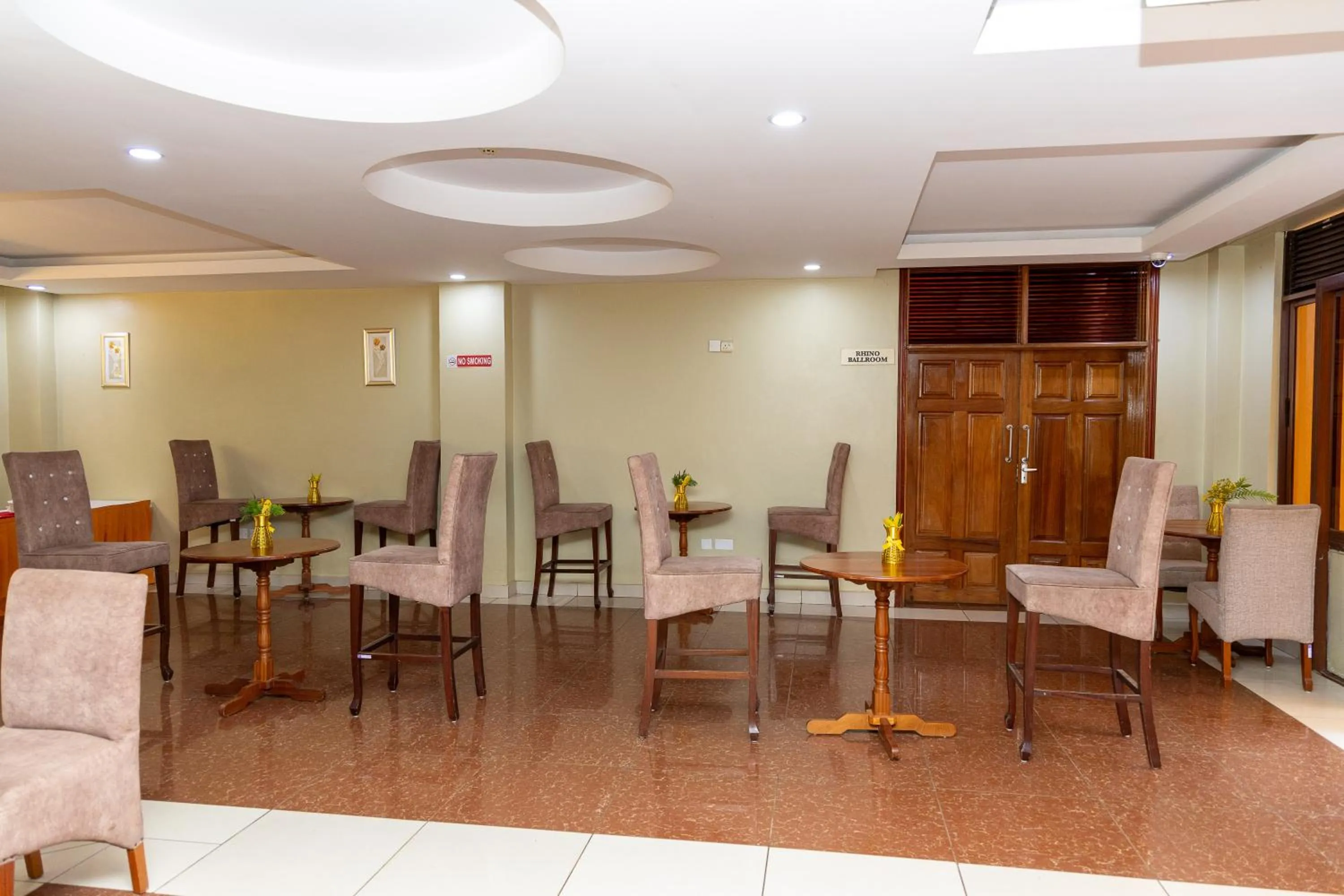 Seating area in Maxland Hotel