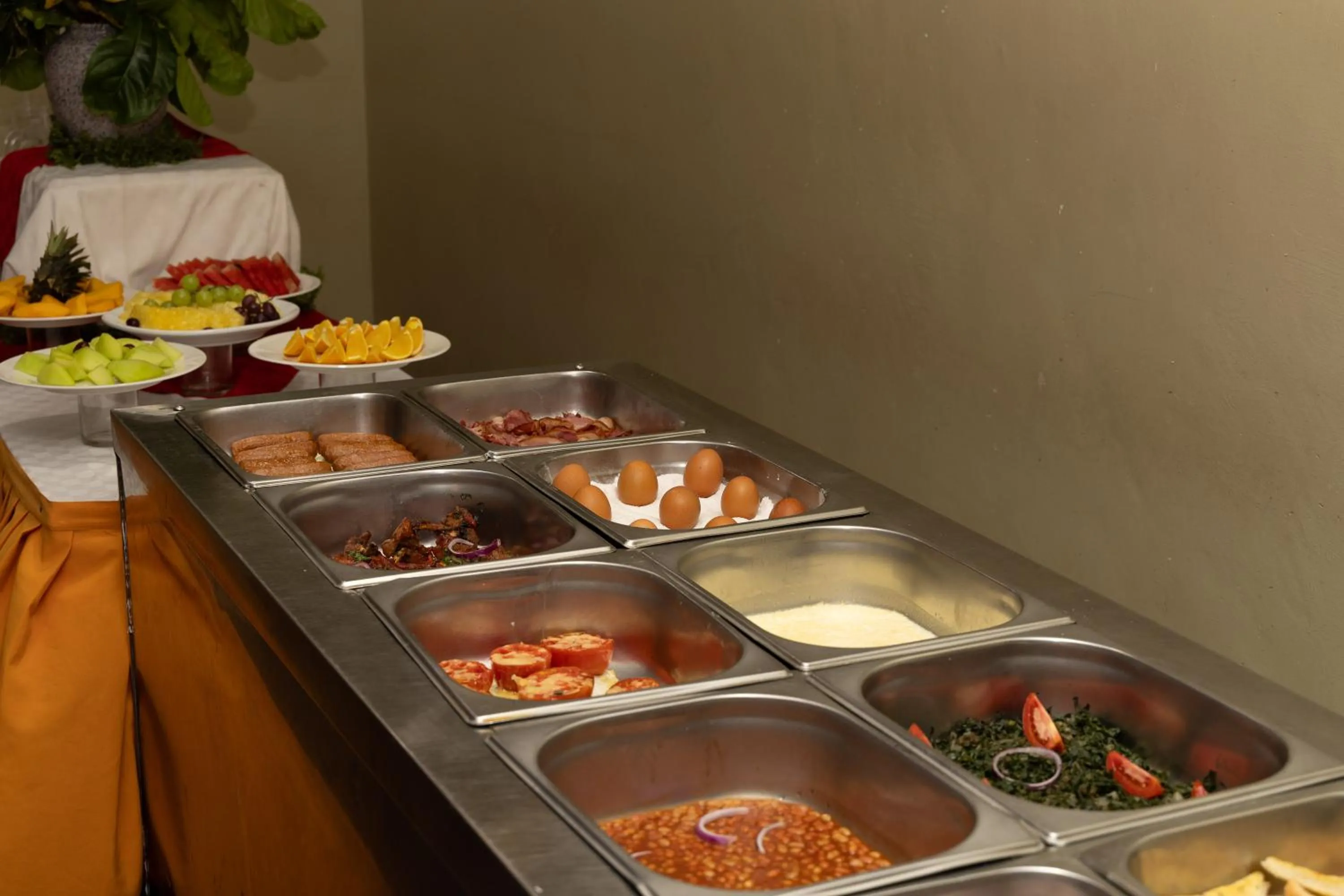 Buffet breakfast in Maxland Hotel