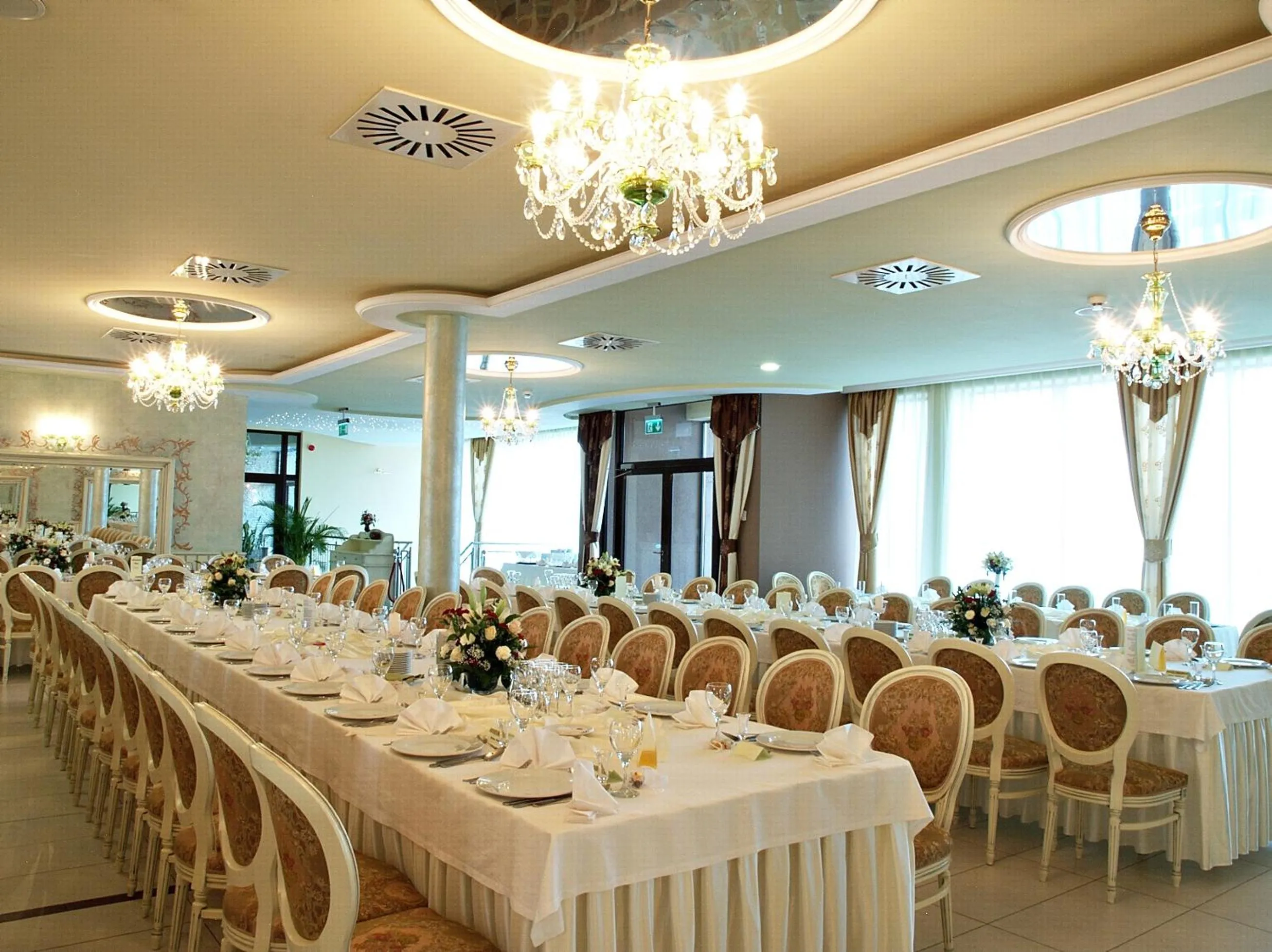 Restaurant/places to eat in Hotel Fajkier