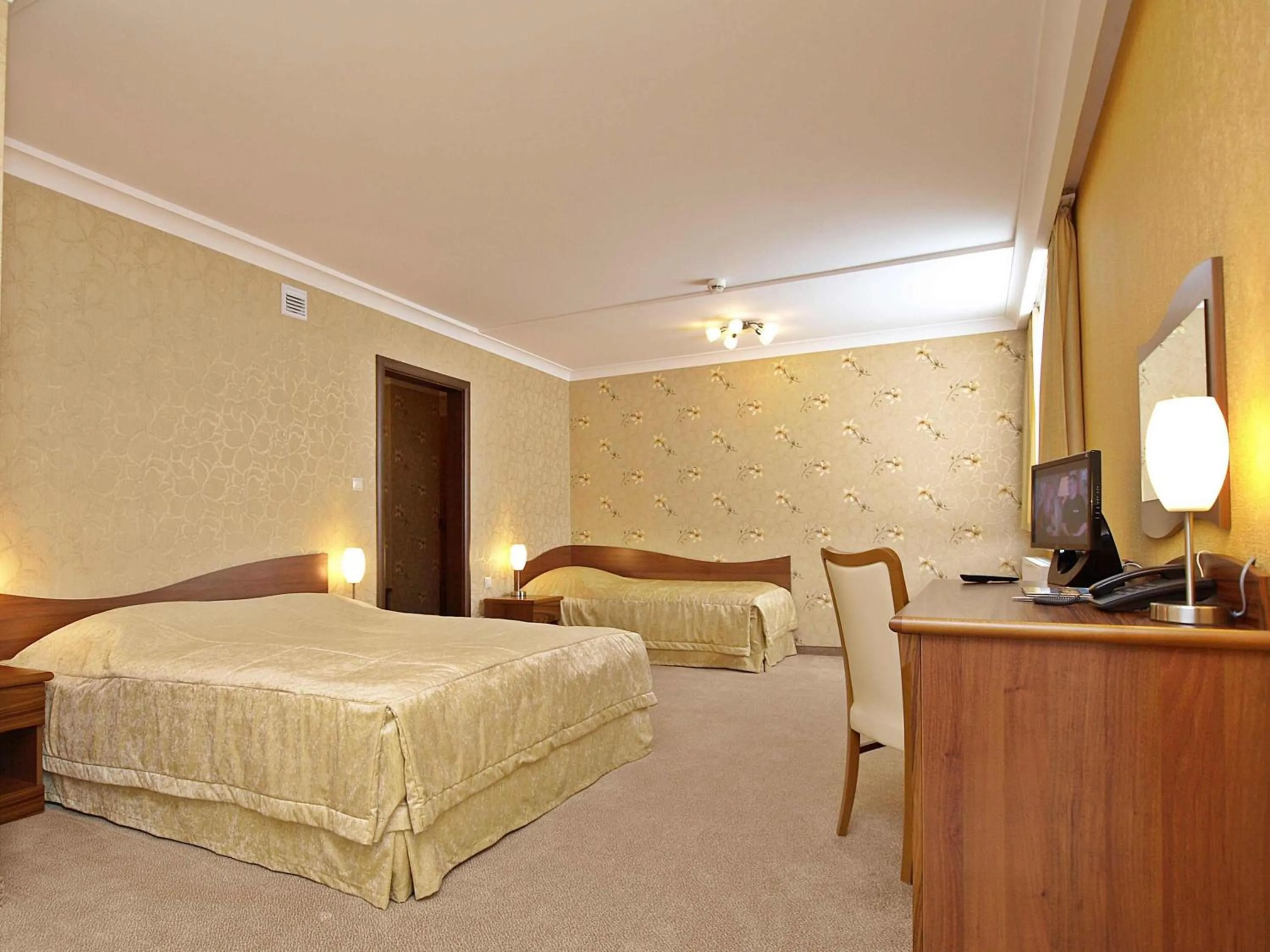 Photo of the whole room in Hotel Fajkier