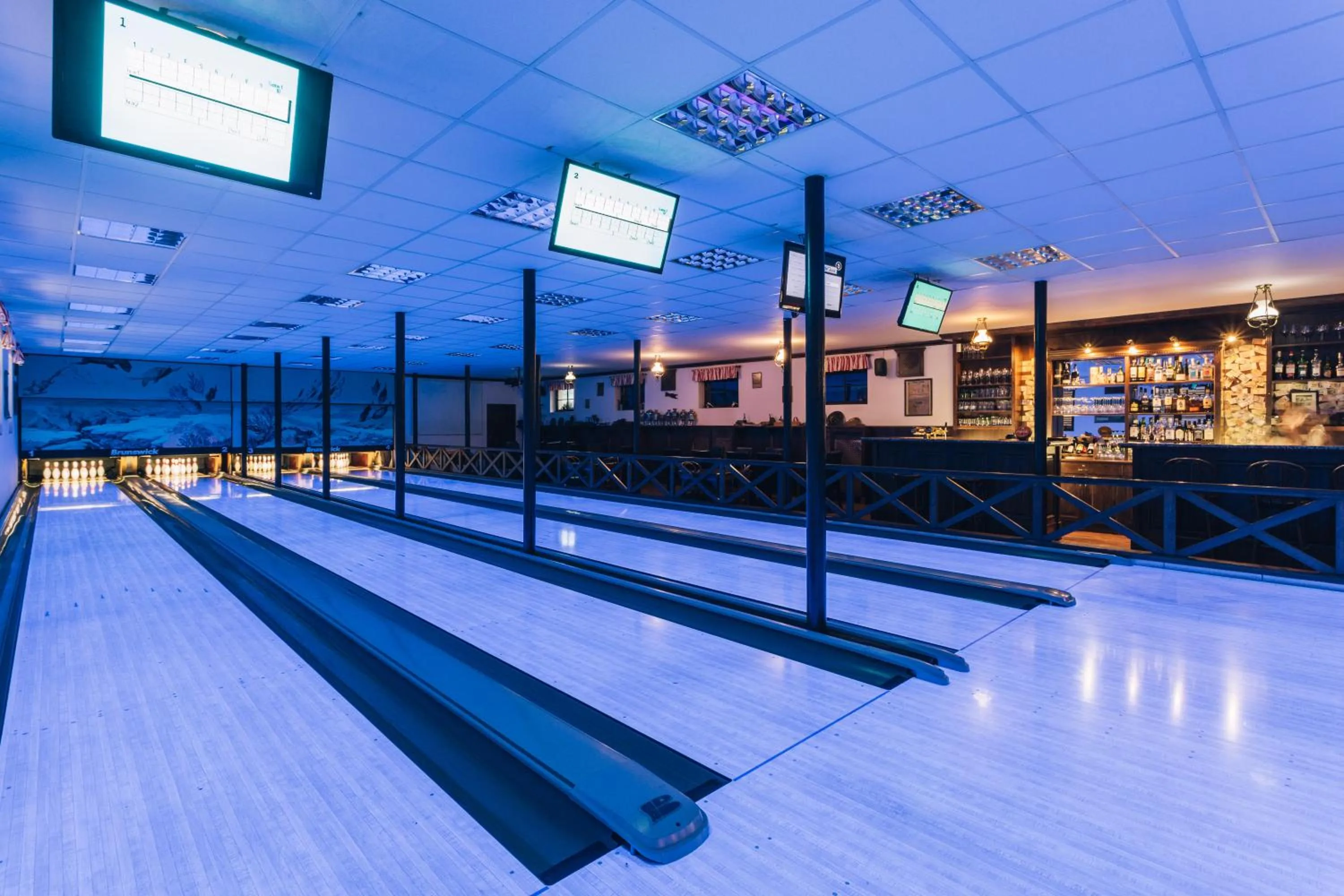 Bowling in Resort Malevil