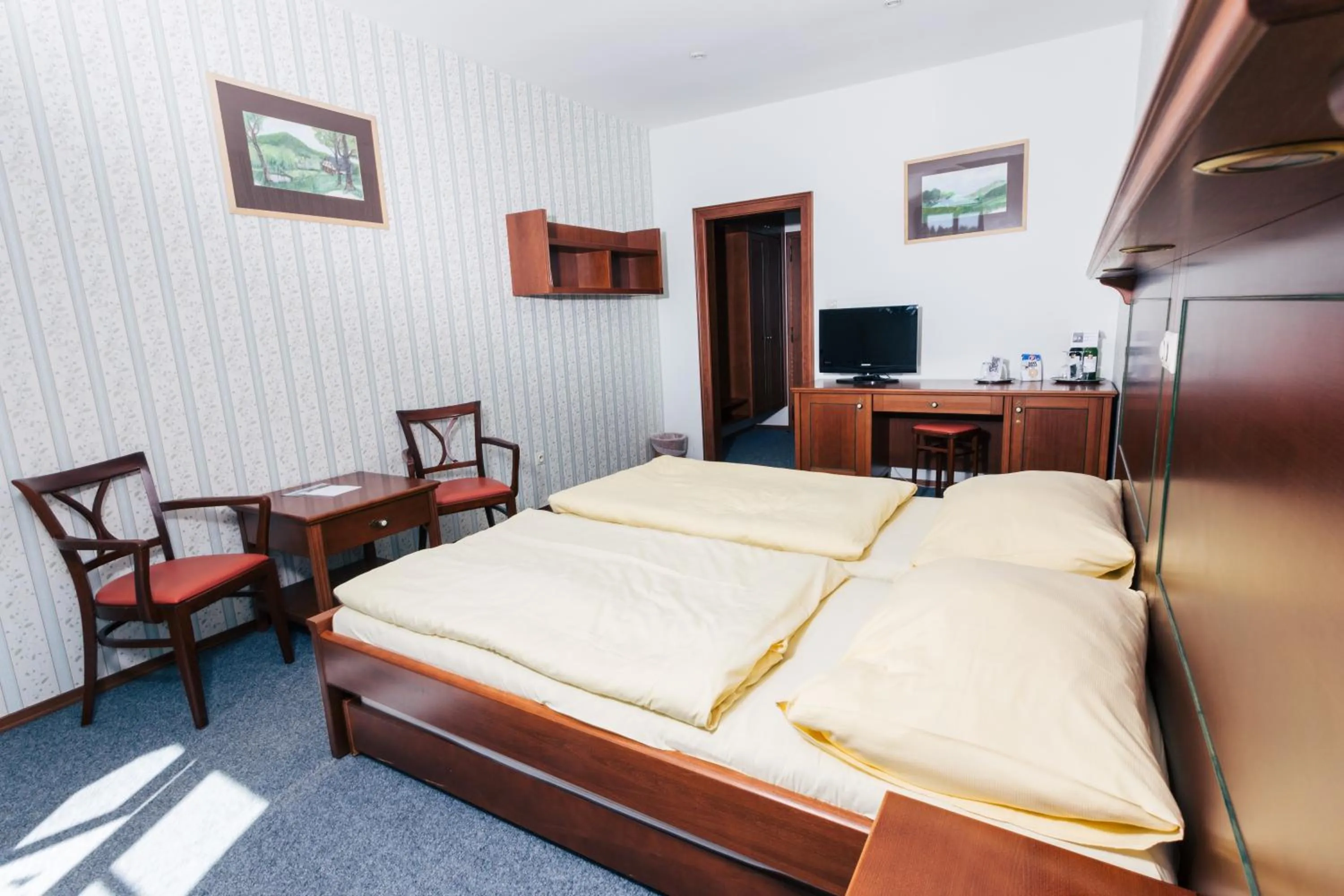 Bedroom, Bed in Resort Malevil