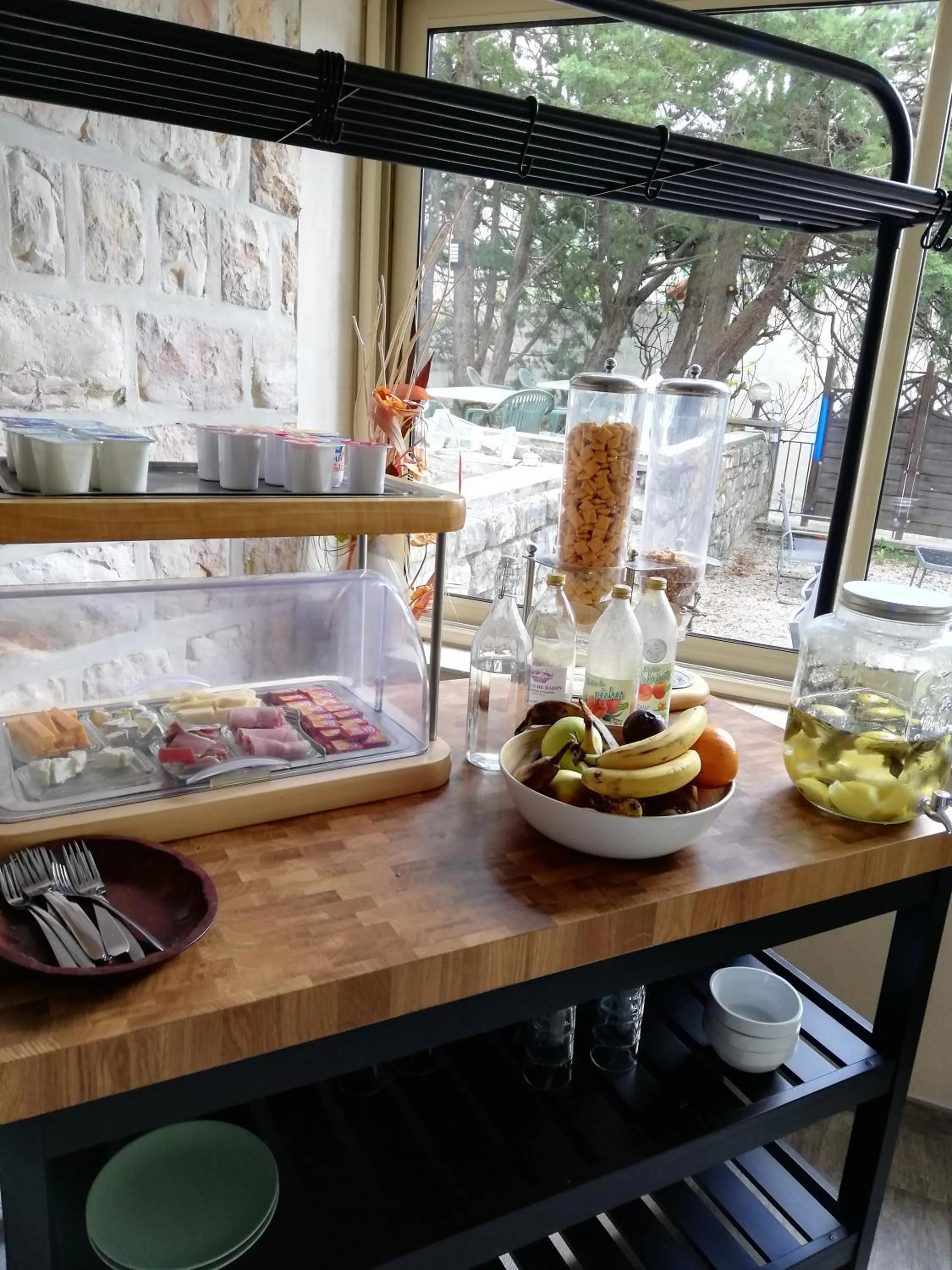 Buffet breakfast in Logis Hotel & Restaurant Le Carnot