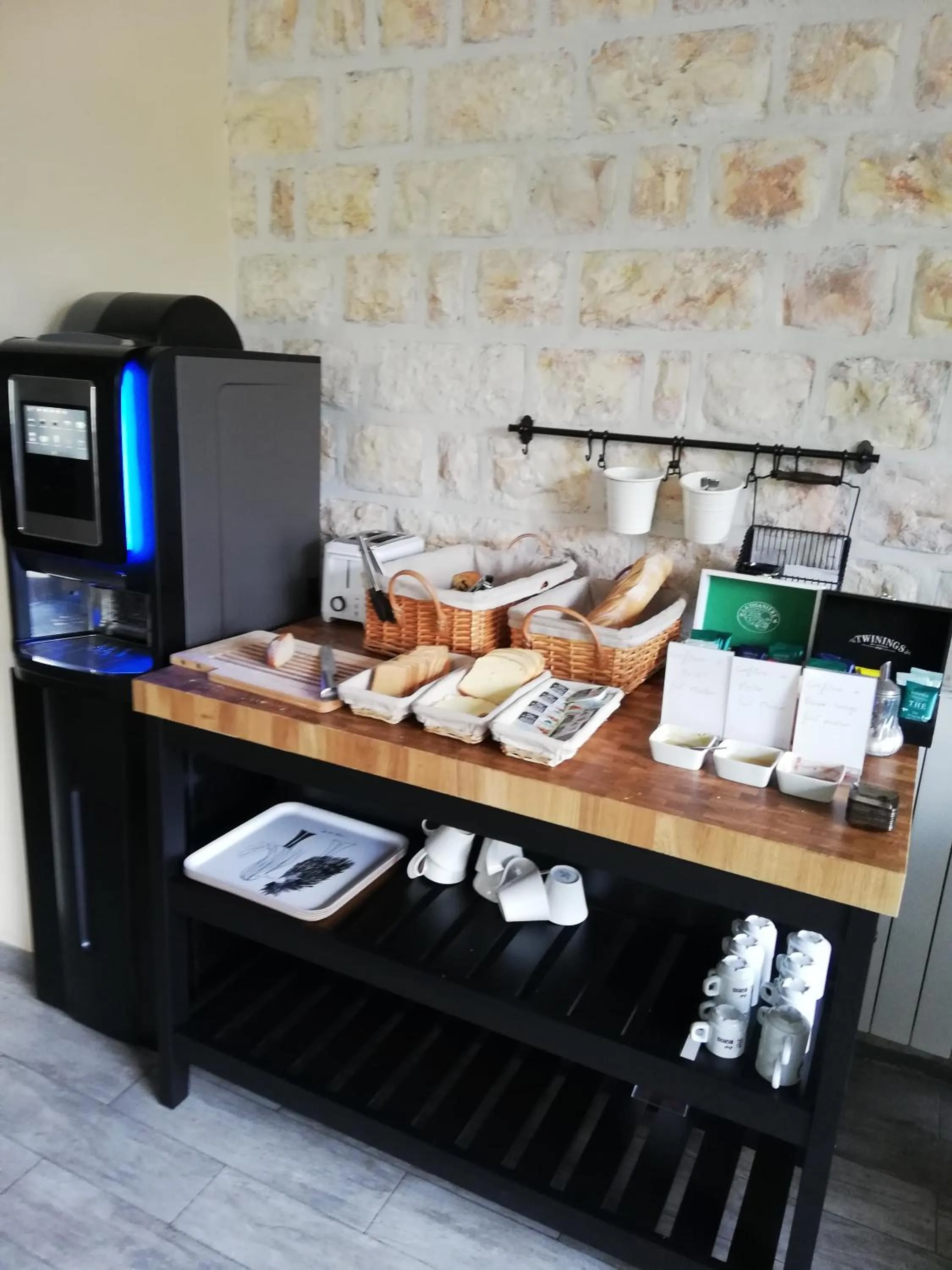 Buffet breakfast in Logis Hotel & Restaurant Le Carnot
