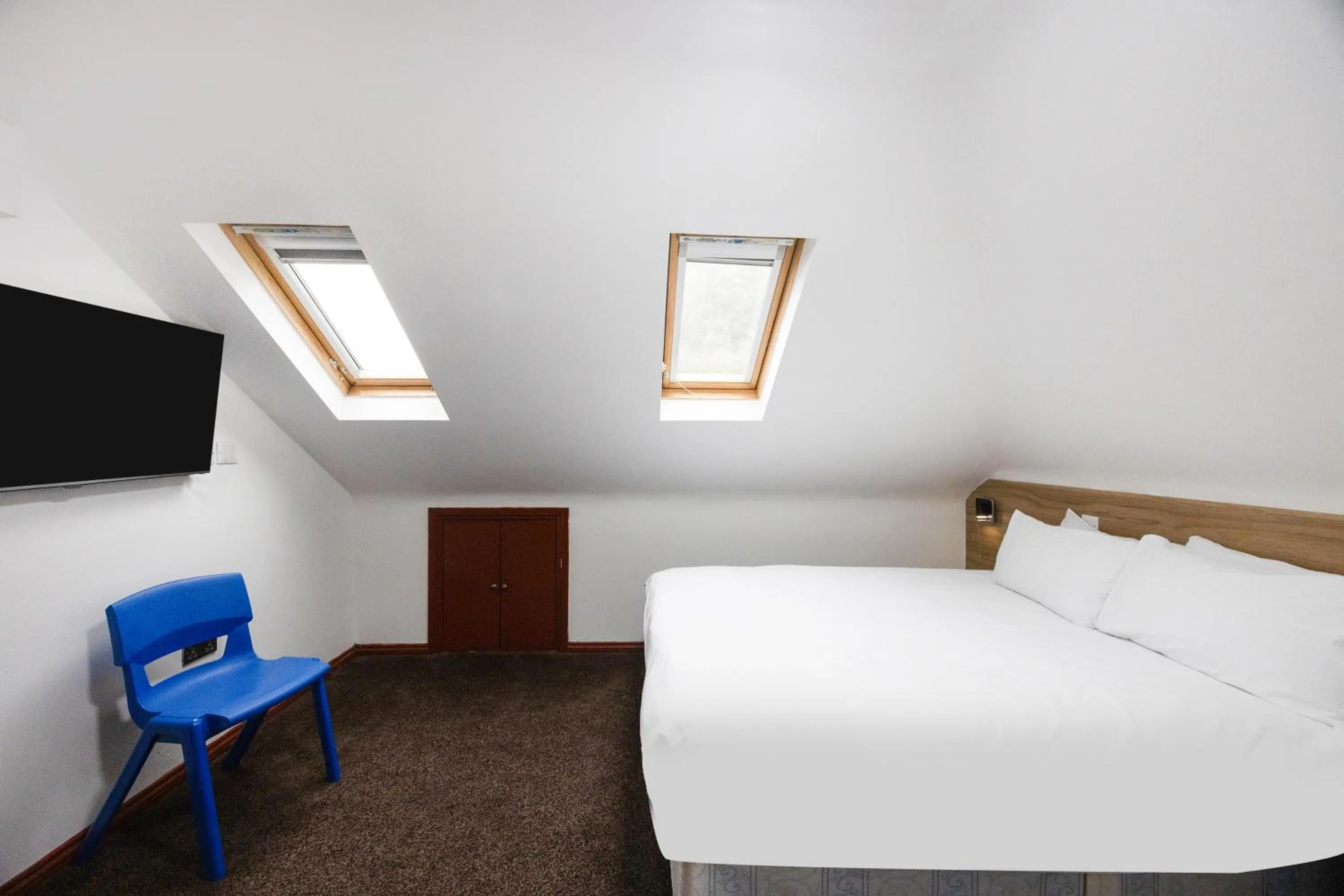 Bedroom, Bed in Arinza Hotel, London Ilford