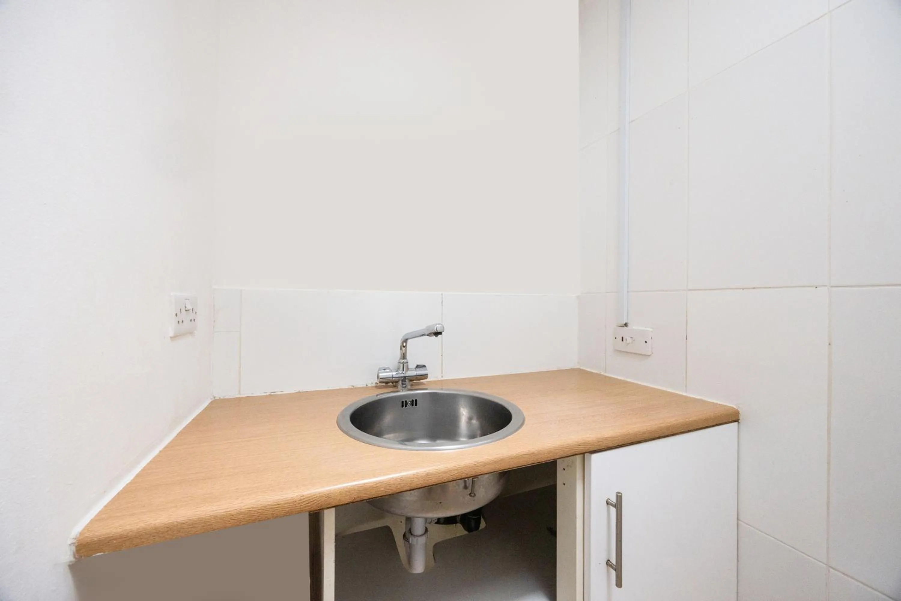 Bedroom in Arinza Hotel, London Ilford