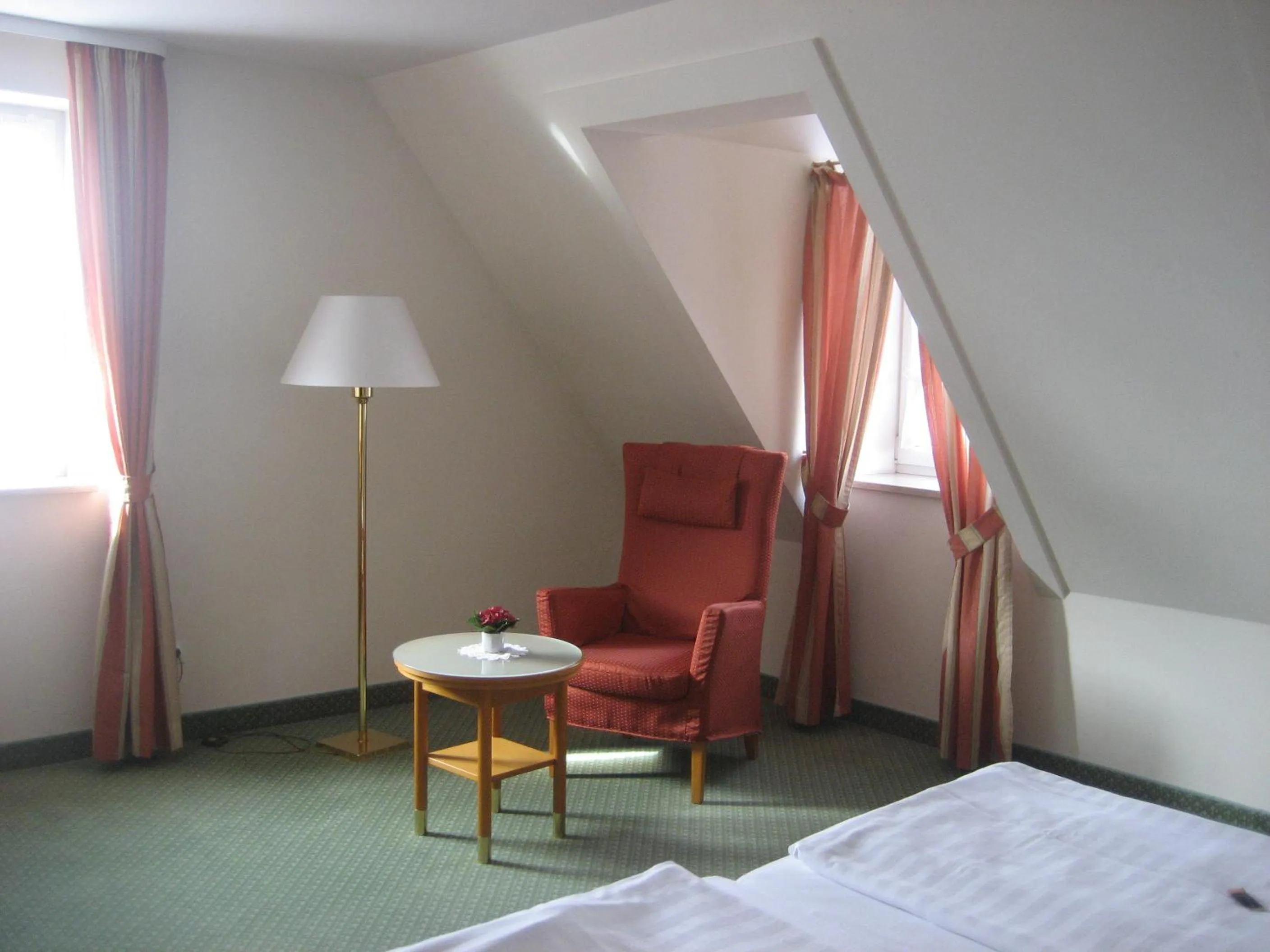 Bedroom, Bed in Hotel-Gasthof Maisberger