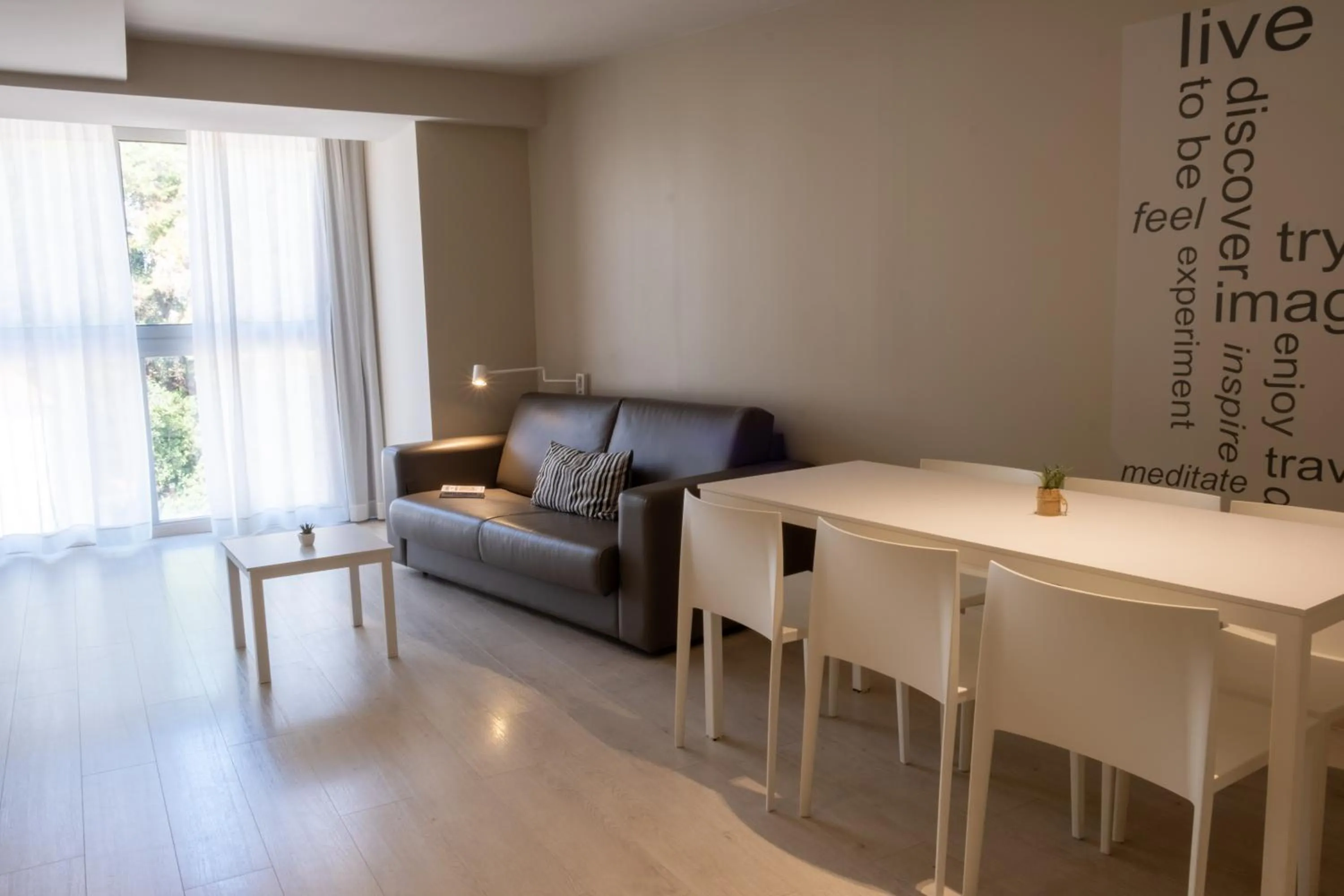 Seating area in Daro Apartments