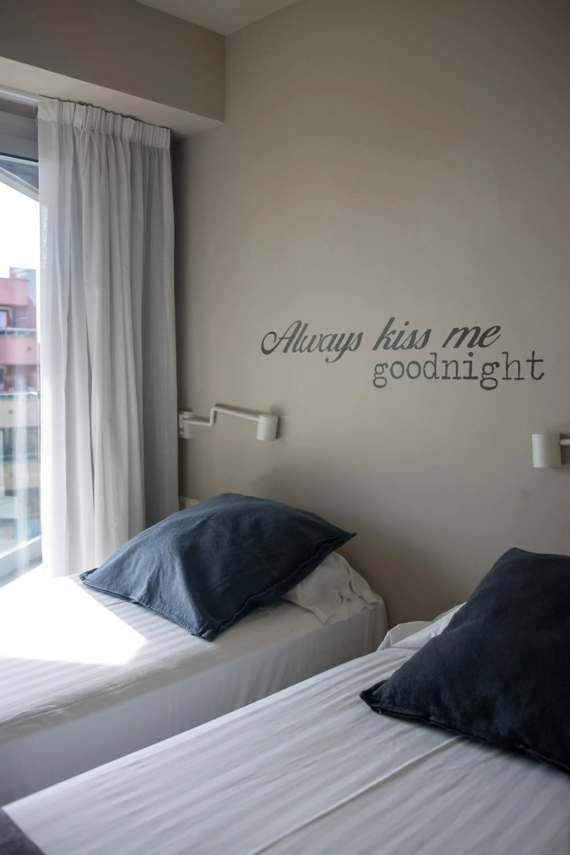 Bed in Daro Apartments