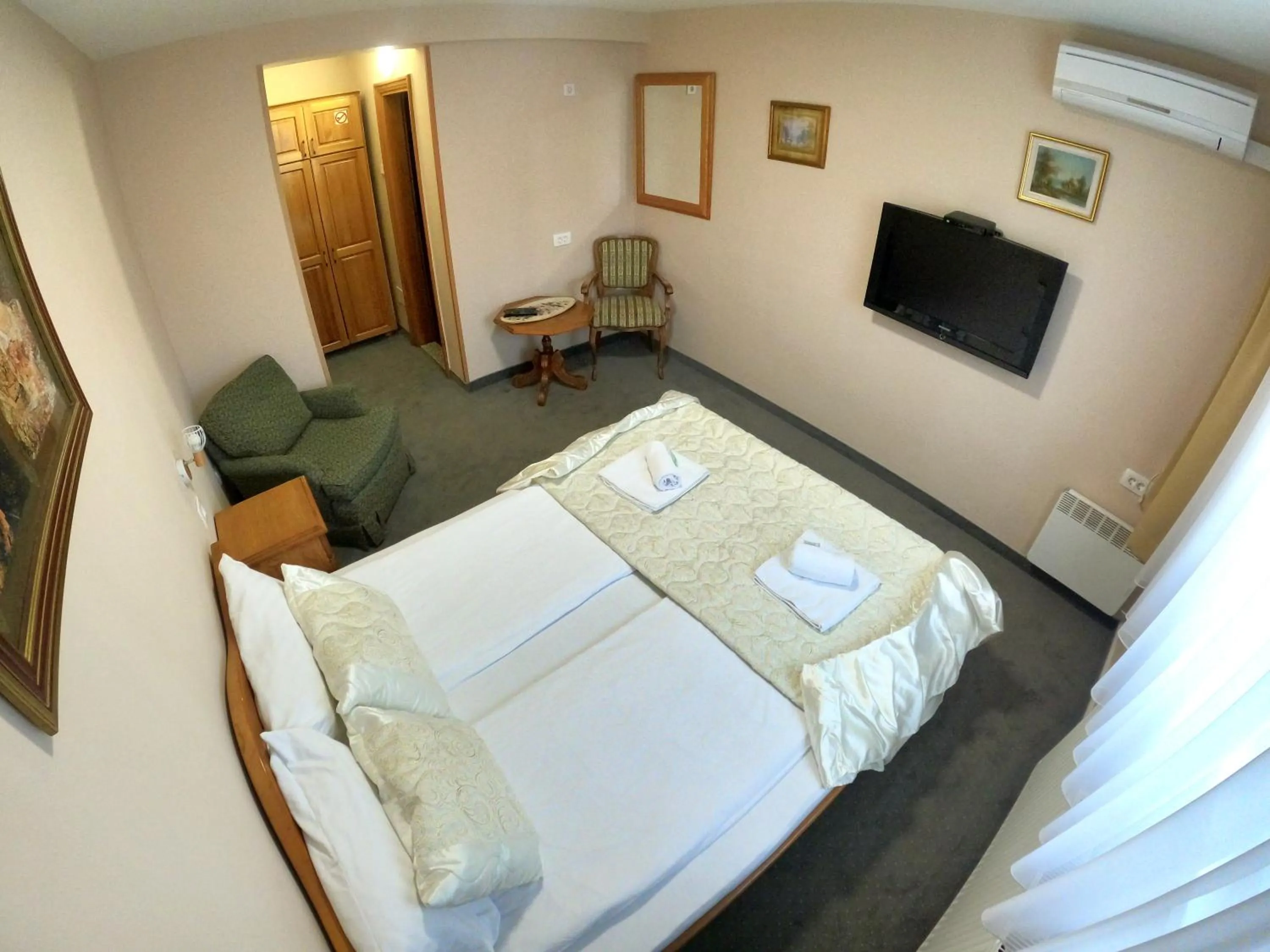 TV and multimedia, Bed in Pansion Stari Grad