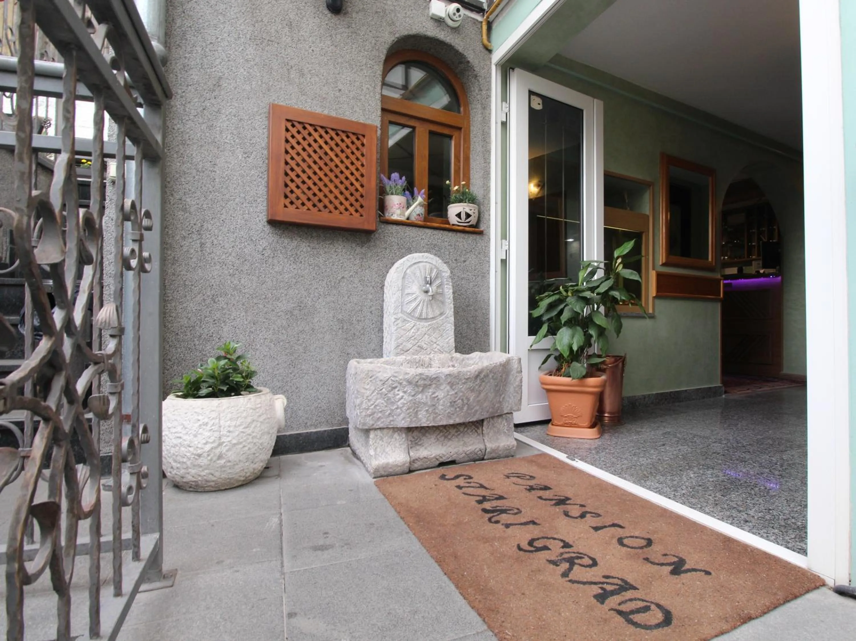 Facade/entrance in Pansion Stari Grad