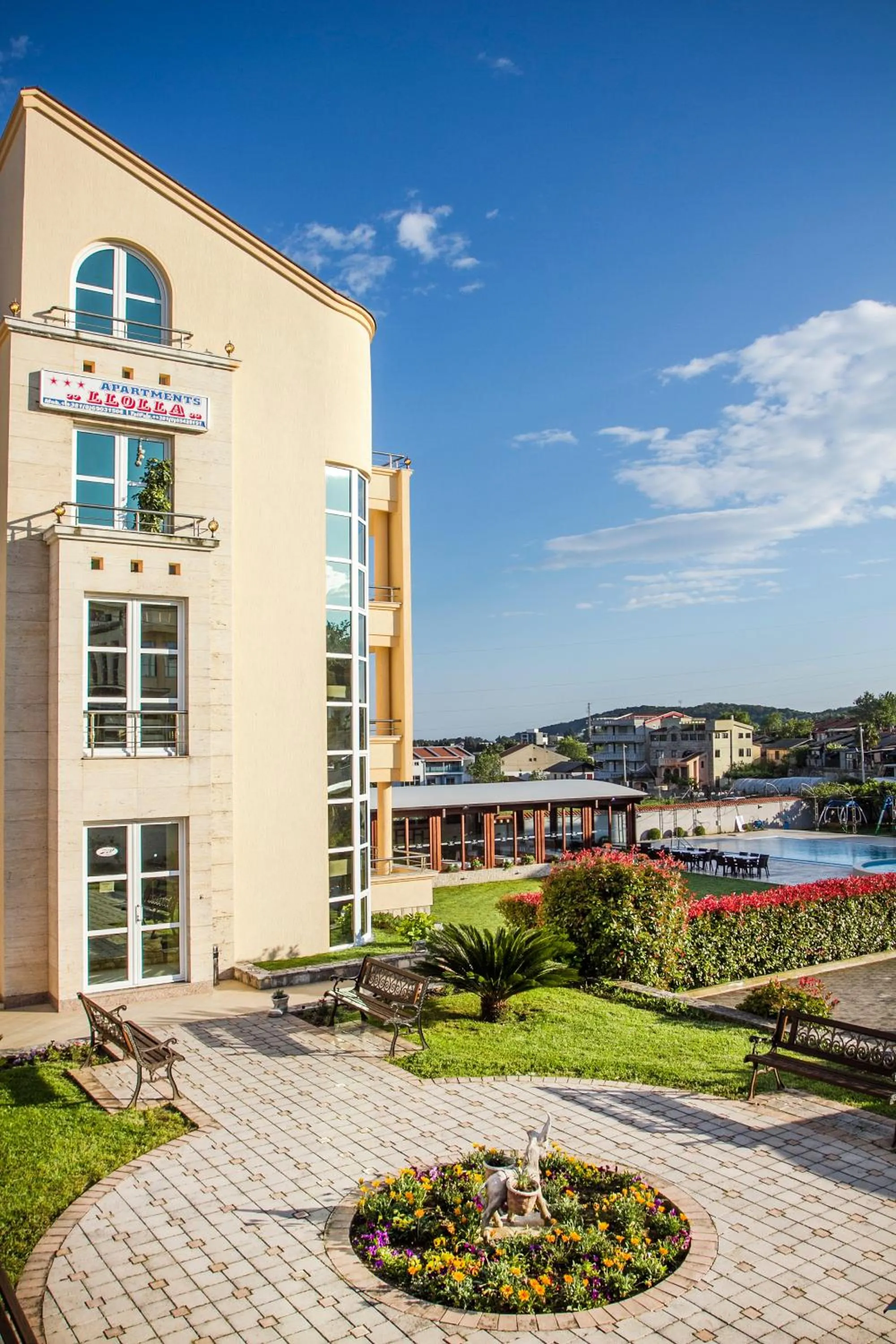 Spring in Apart Hotel Llolla