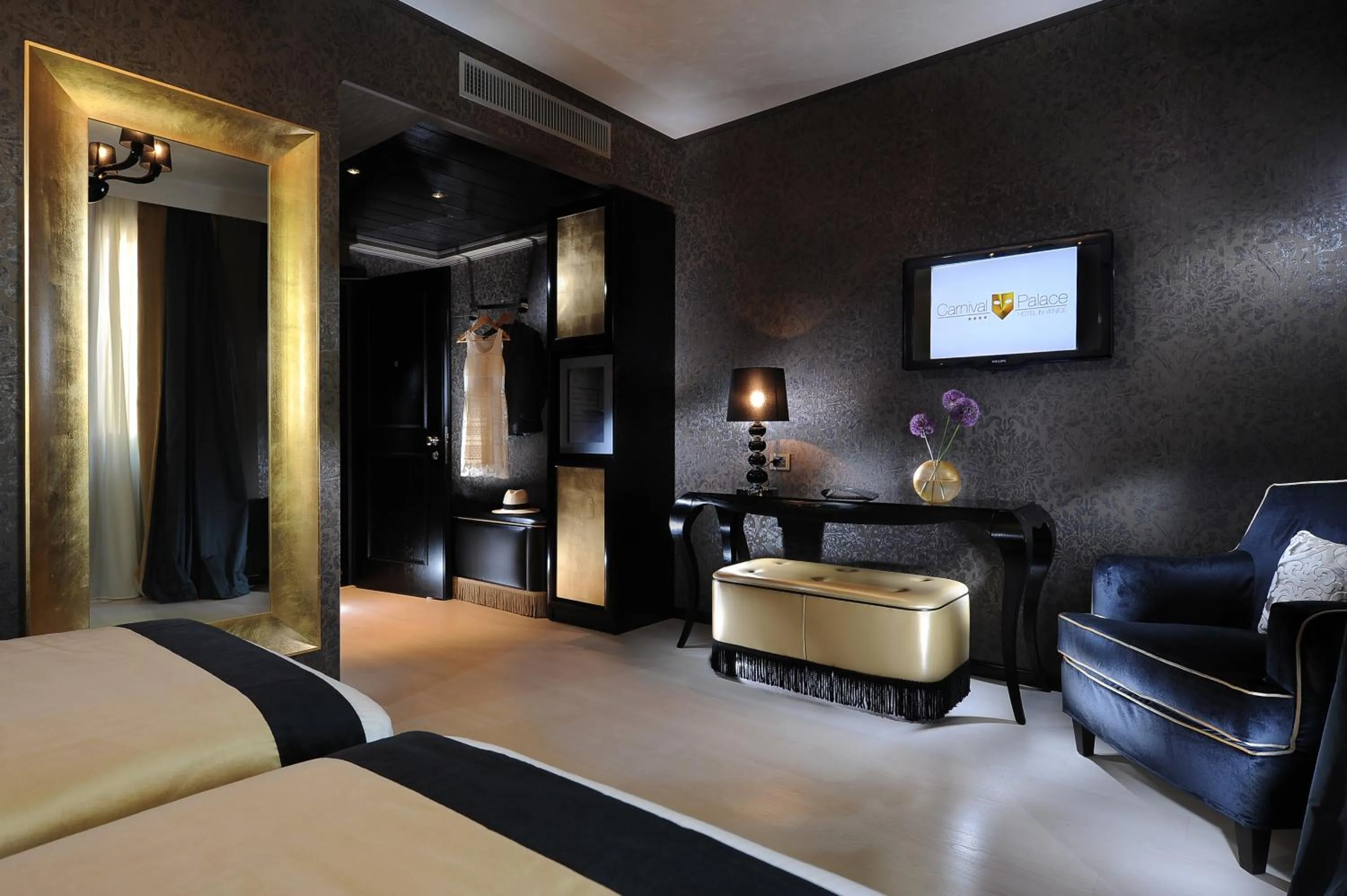 Bedroom, Bed in Carnival Palace - Venice Collection