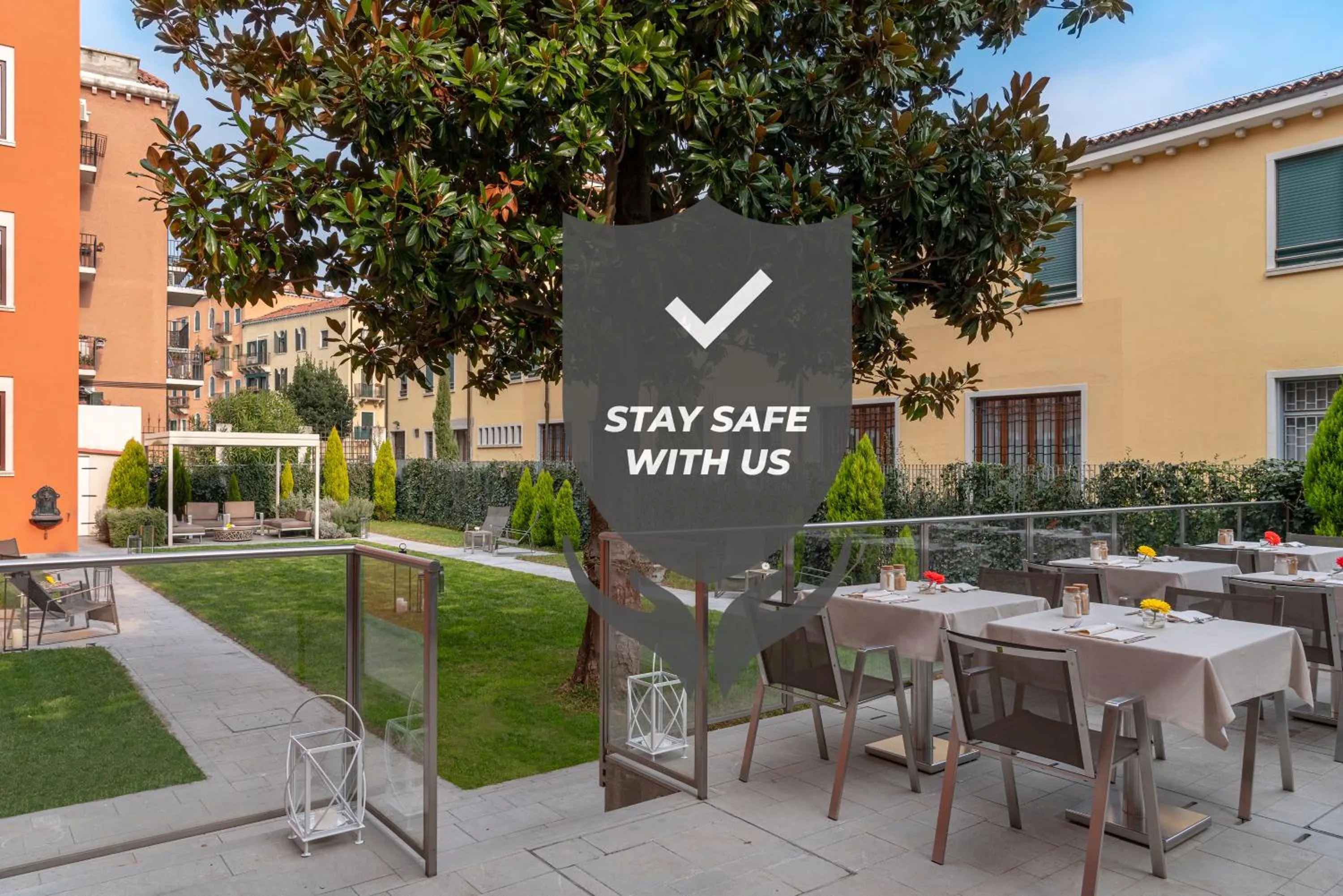 Garden in Carnival Palace - Venice Collection