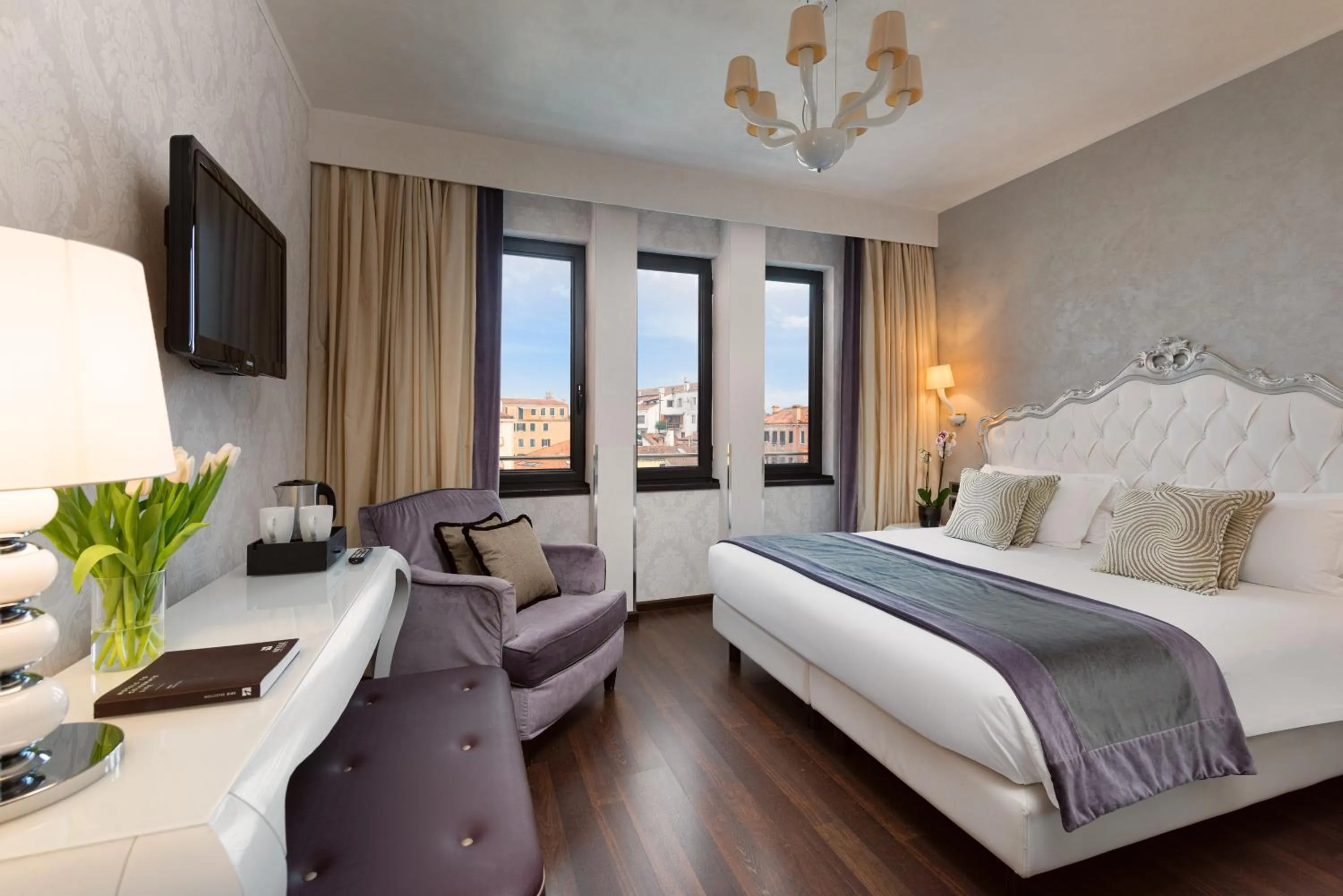 Bedroom, Bed in Carnival Palace - Venice Collection