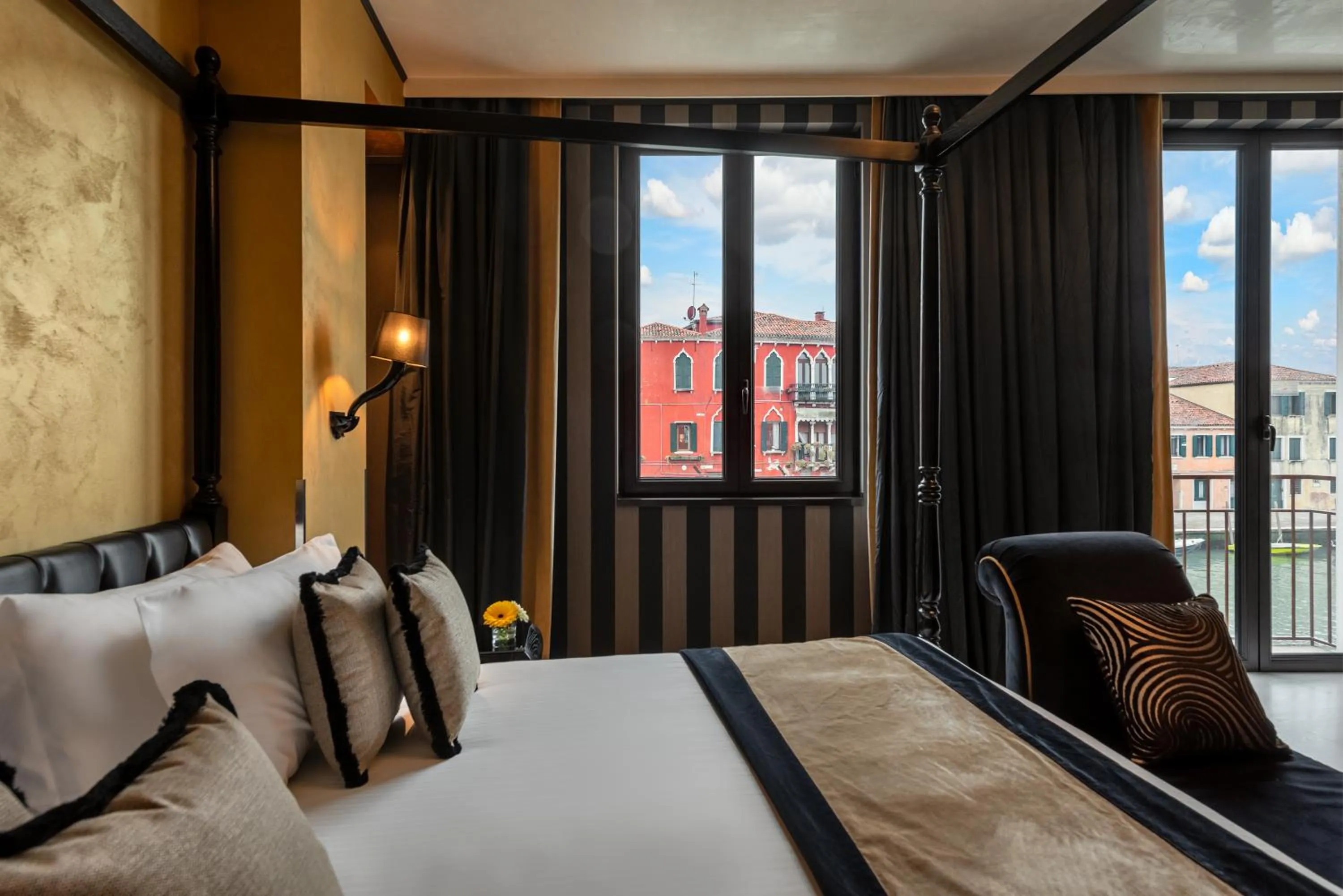 Bedroom, Bed in Carnival Palace - Venice Collection