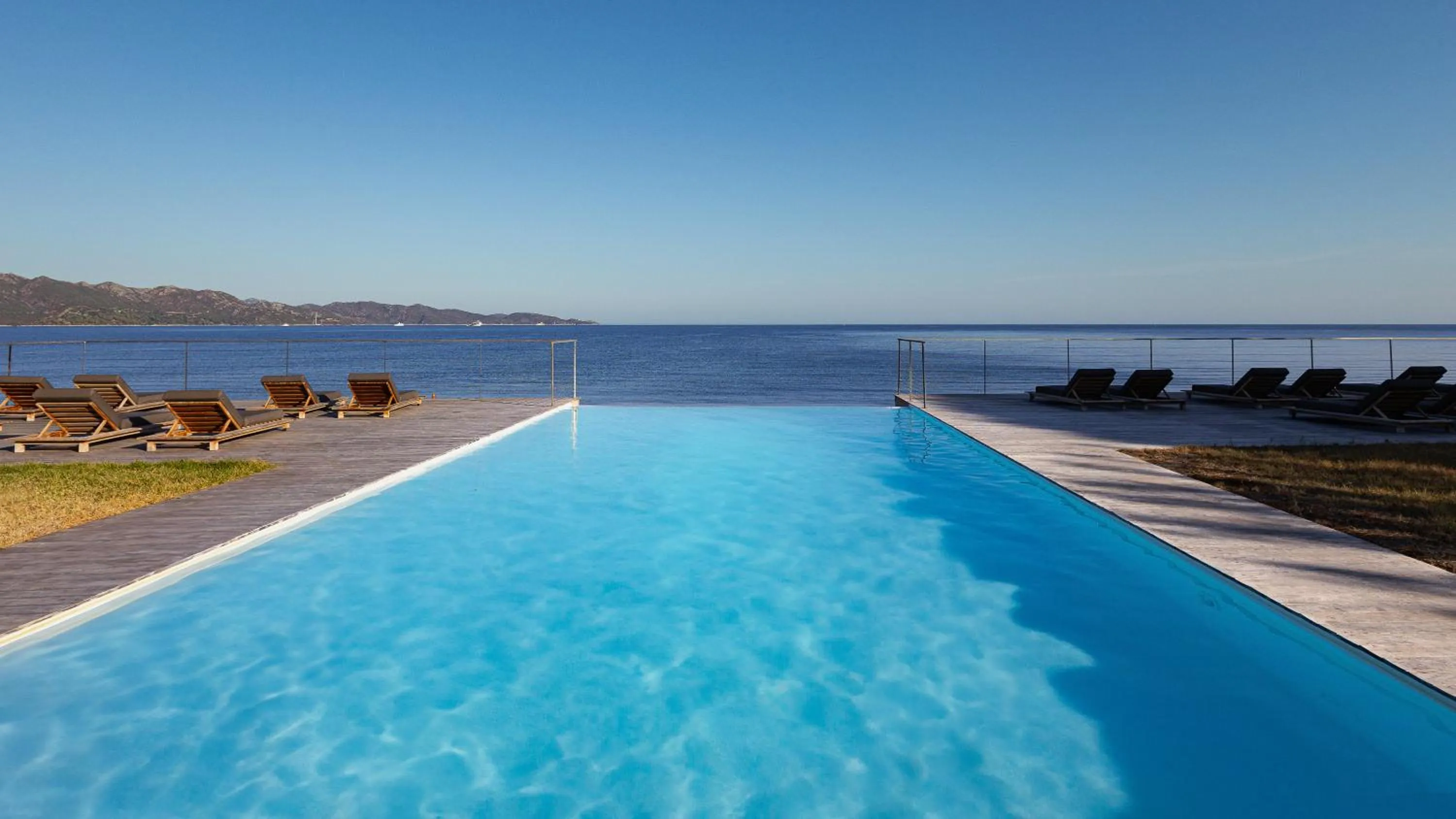 Swimming pool in La Florentine