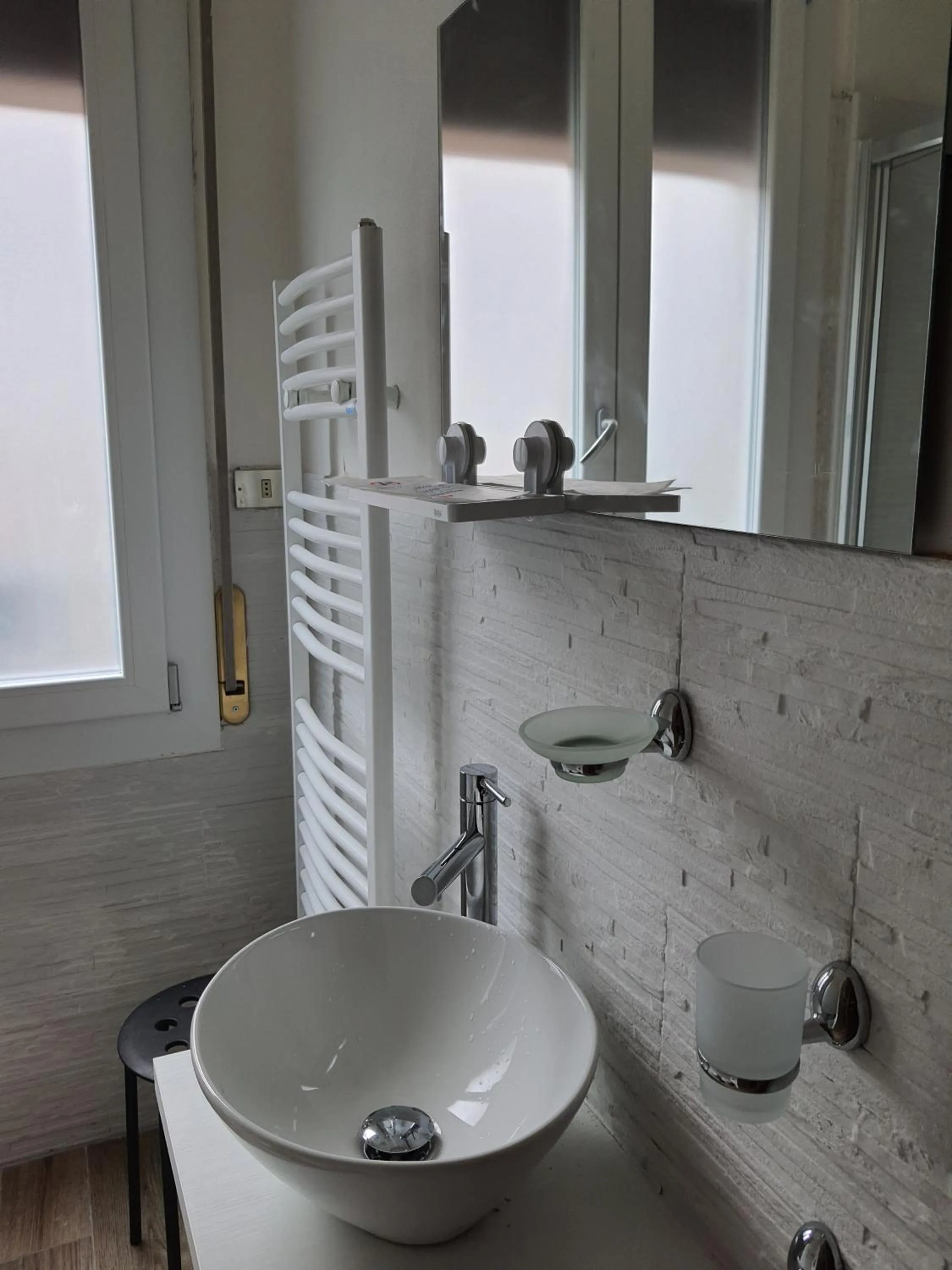 Bathroom in hotel Bologna