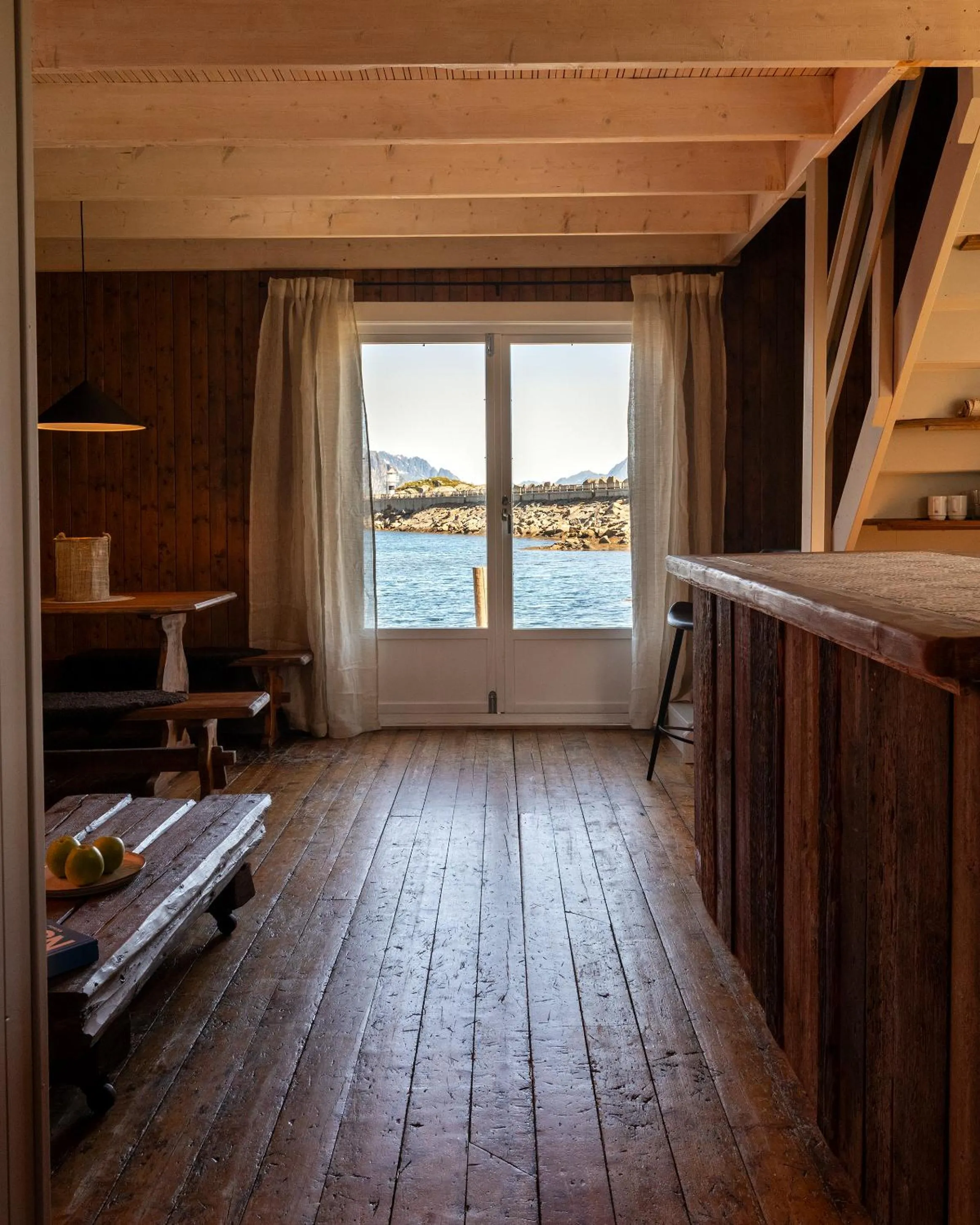 Lake view in Statsbuene i Kabelvåg