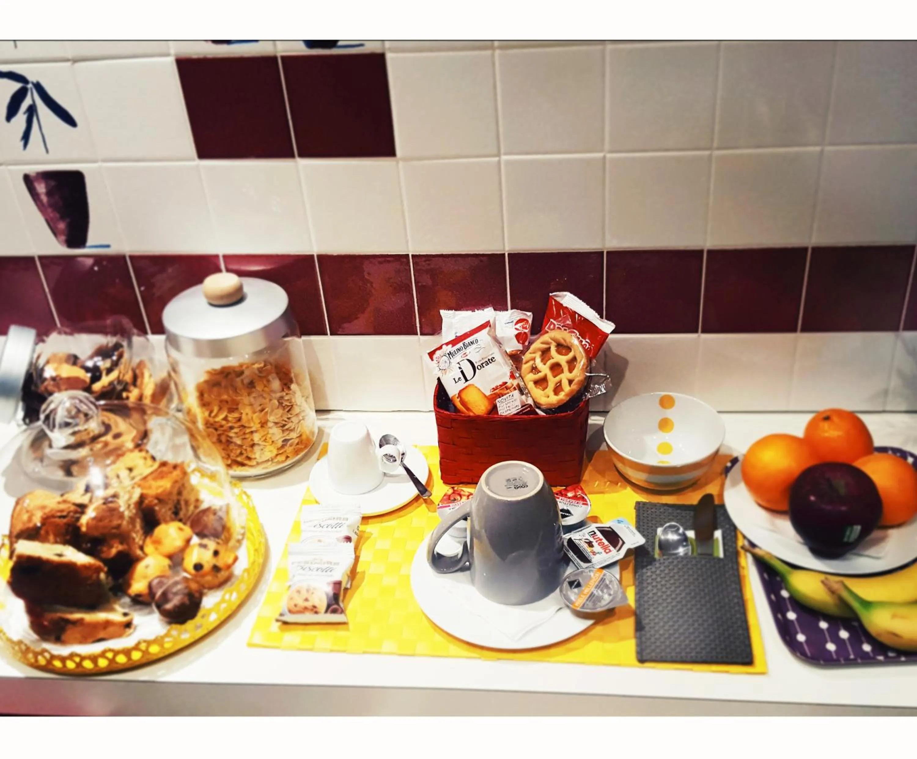 Continental breakfast in B&B Emozioni Romane