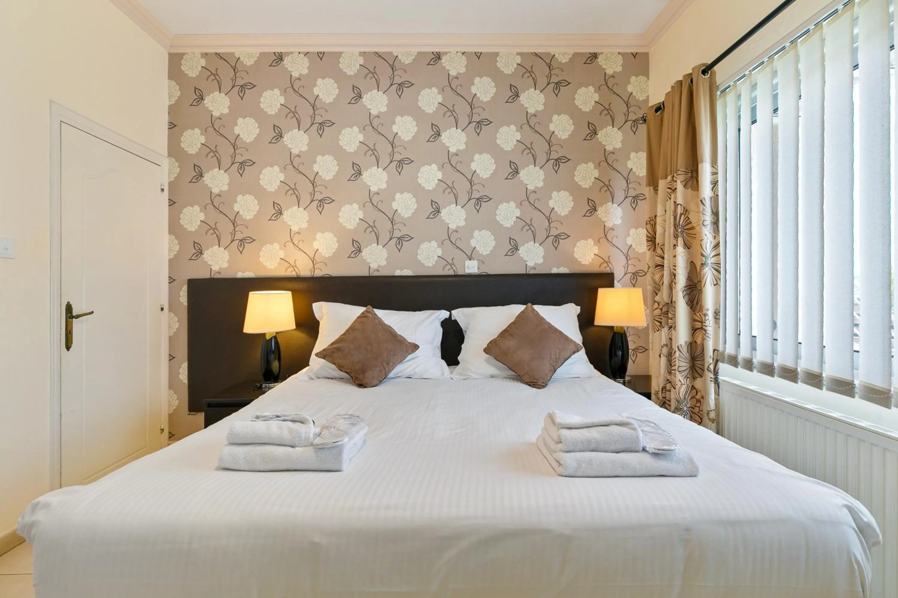 Bed in Hill View Hotel Apartments