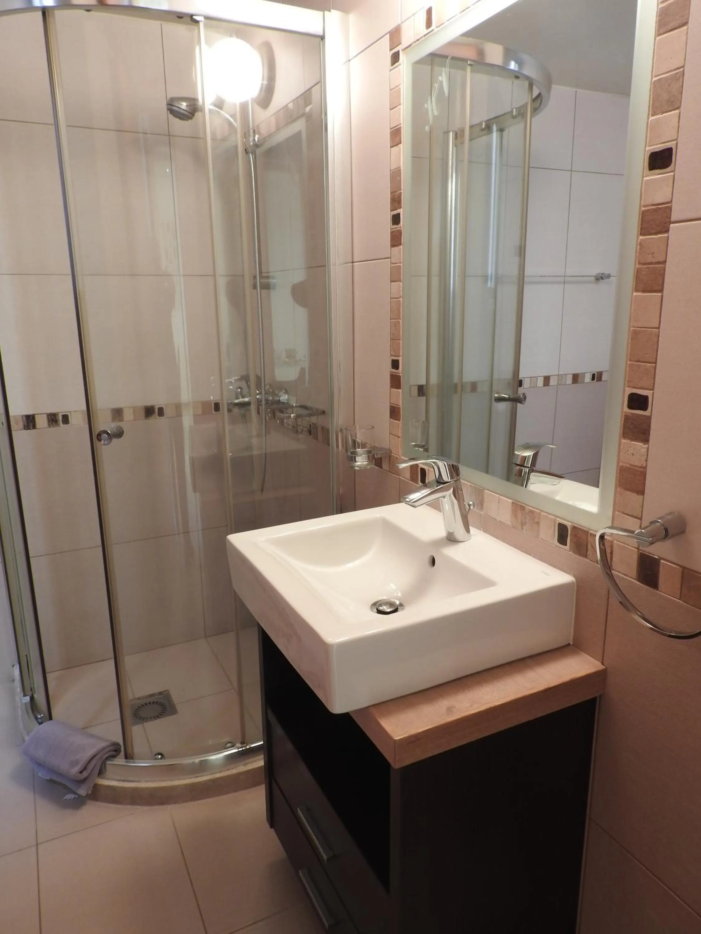 Hill View Hotel Apartments