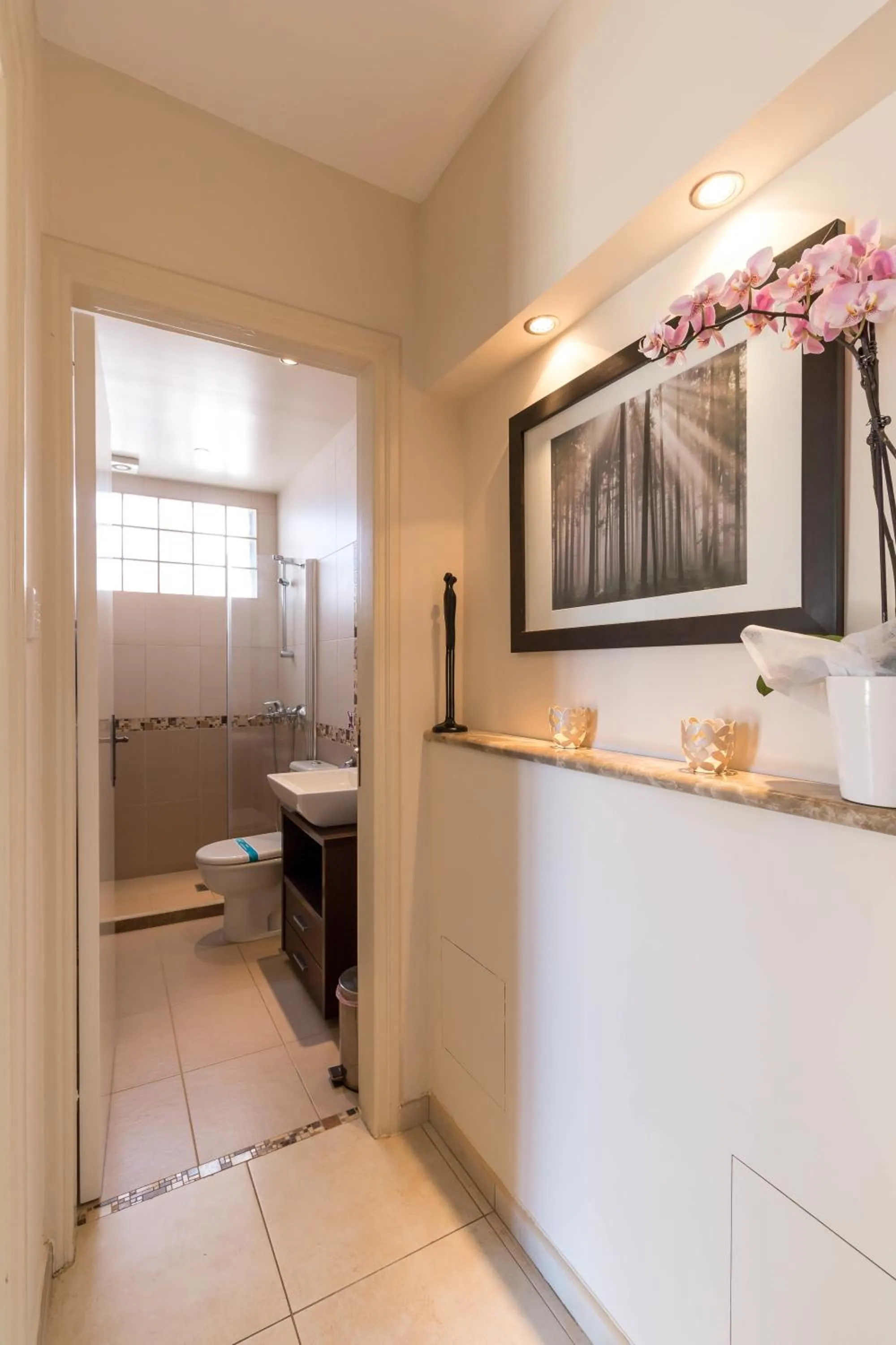 Bathroom in Hill View Hotel Apartments