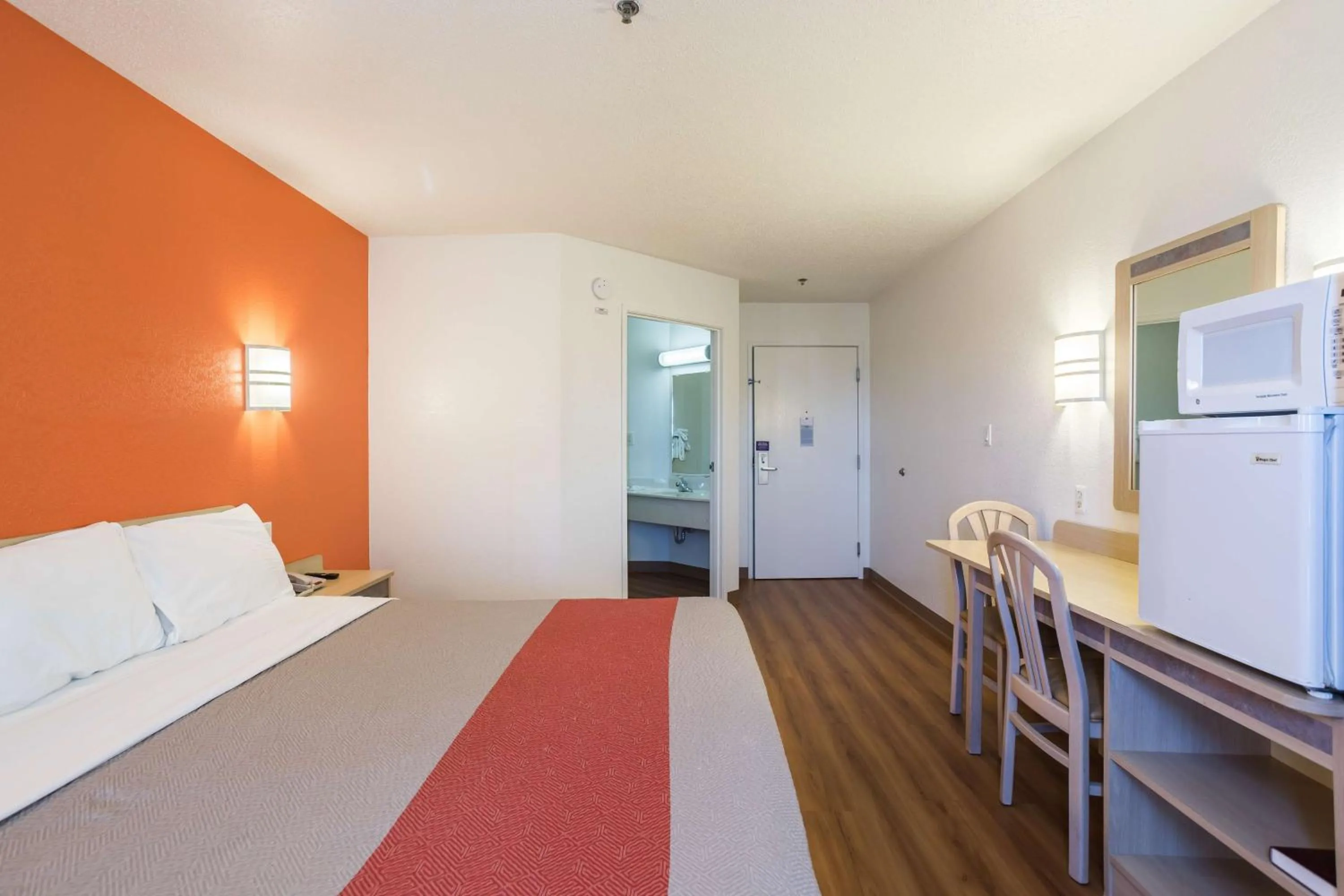 Photo of the whole room, Bed in Motel 6 Dale, Indiana Near Holiday World and Splashing safari#Central Time #I64 Highway