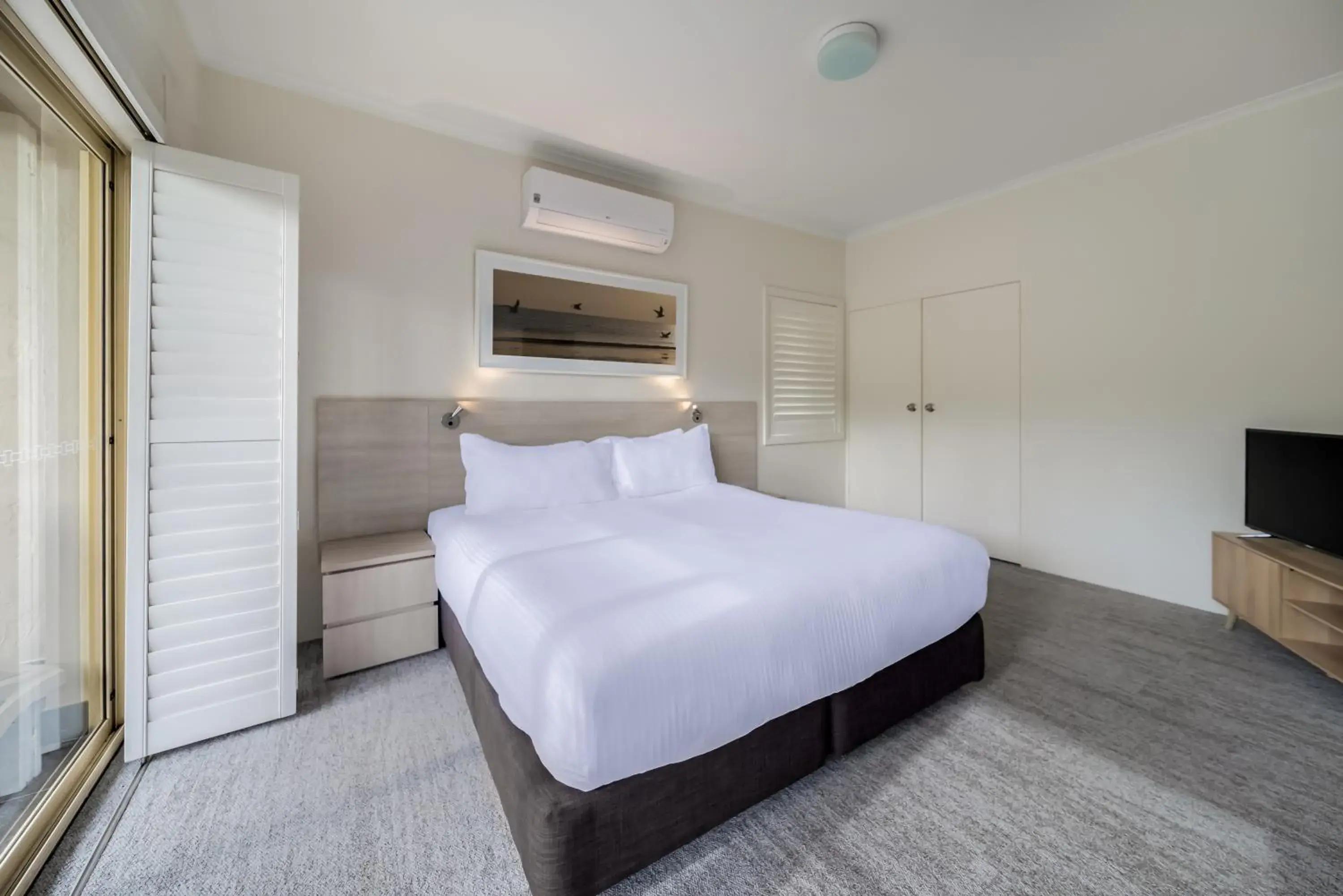 Two-Bedroom Lagoon Apartment in Oaks Port Stephens Pacific Blue Resort Two-Bedroom Lagoon Apartment in Oaks Port Stephens Pacific Blue Resort