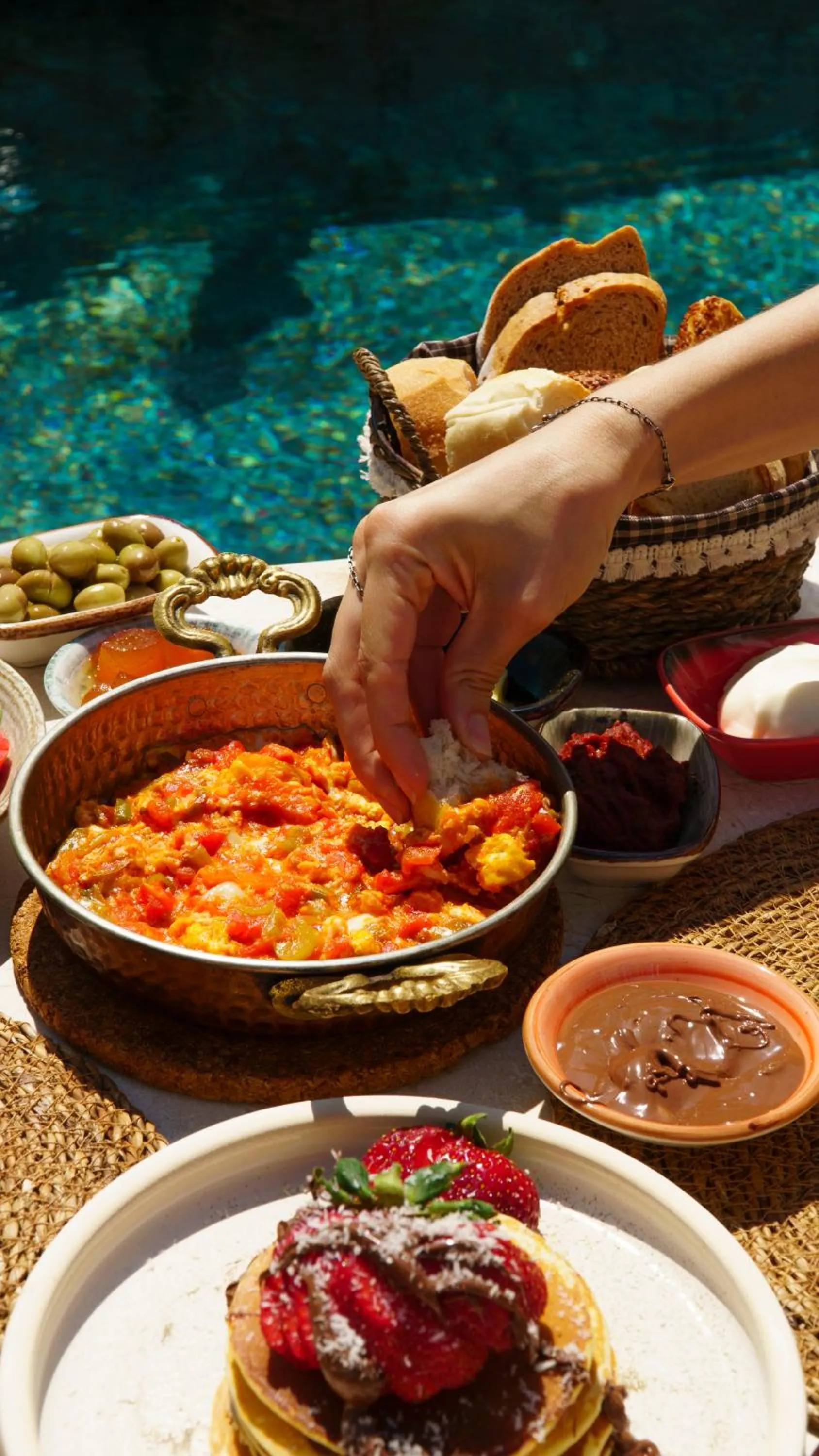 Food and drinks in Villa Peri Alacati