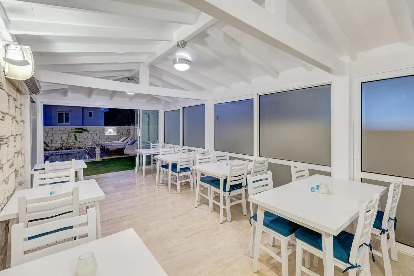 Restaurant/places to eat in Villa Peri Alacati