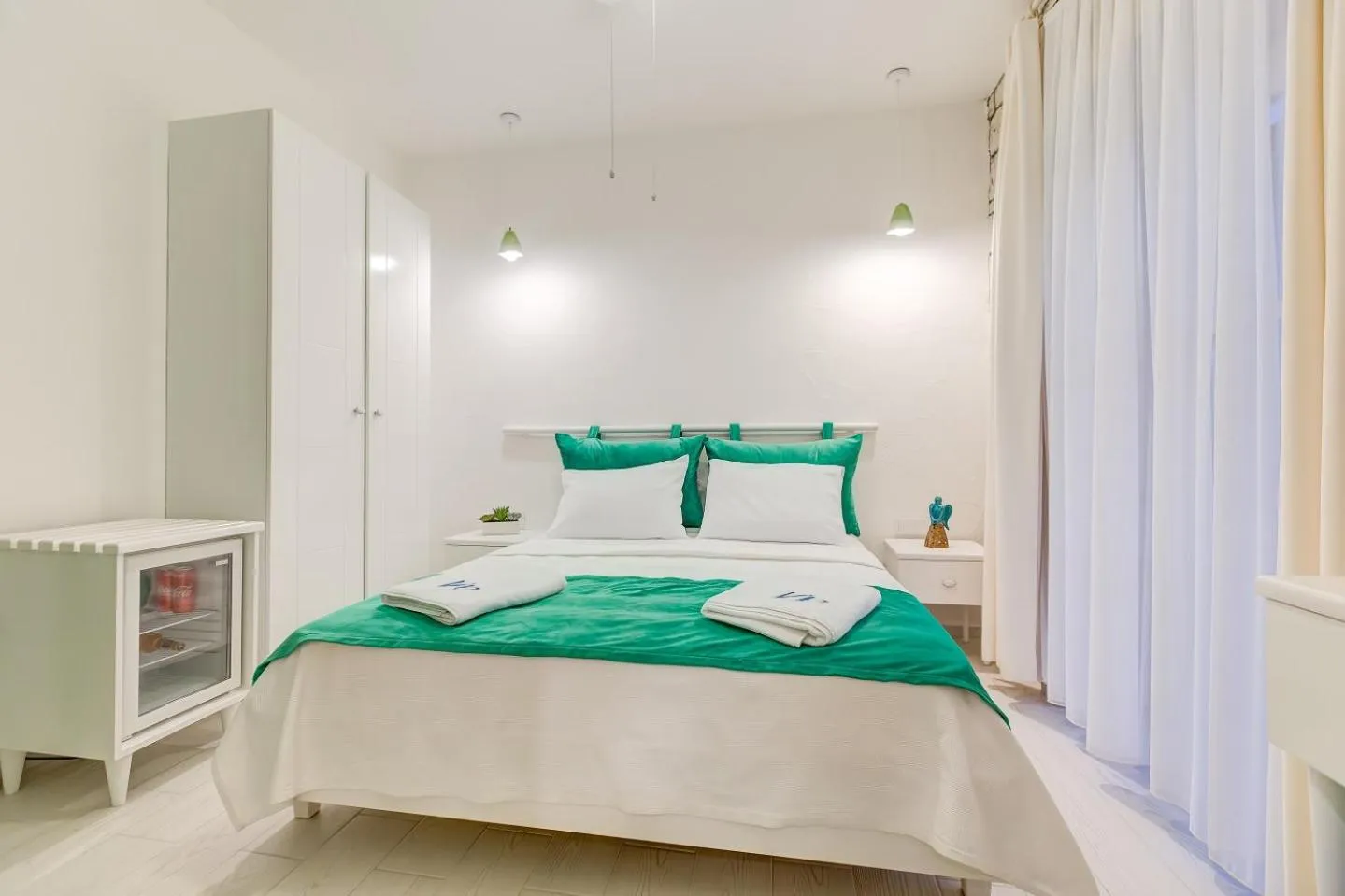 Photo of the whole room, Bed in Villa Peri Alacati