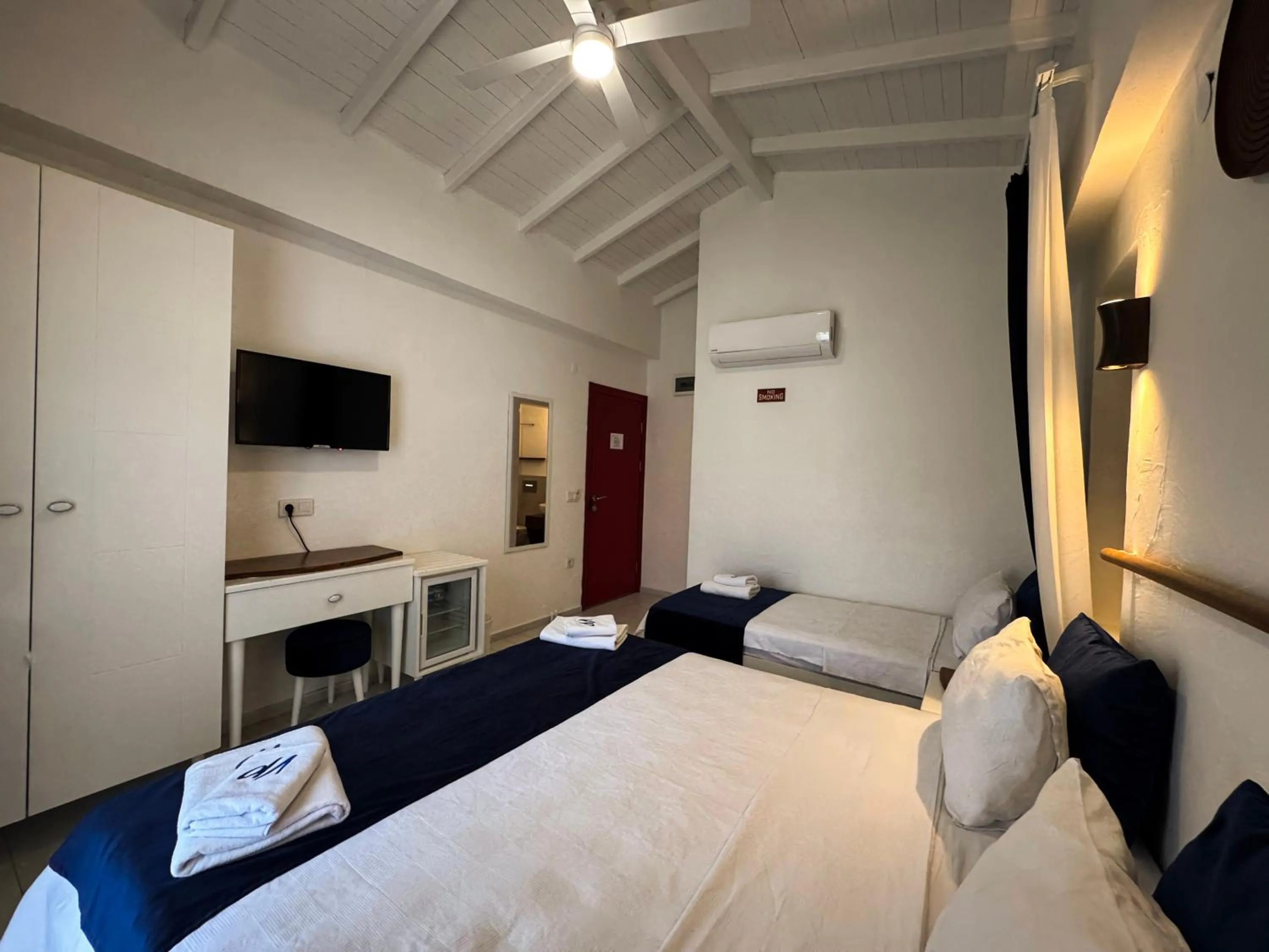 Bed in Villa Peri Alacati