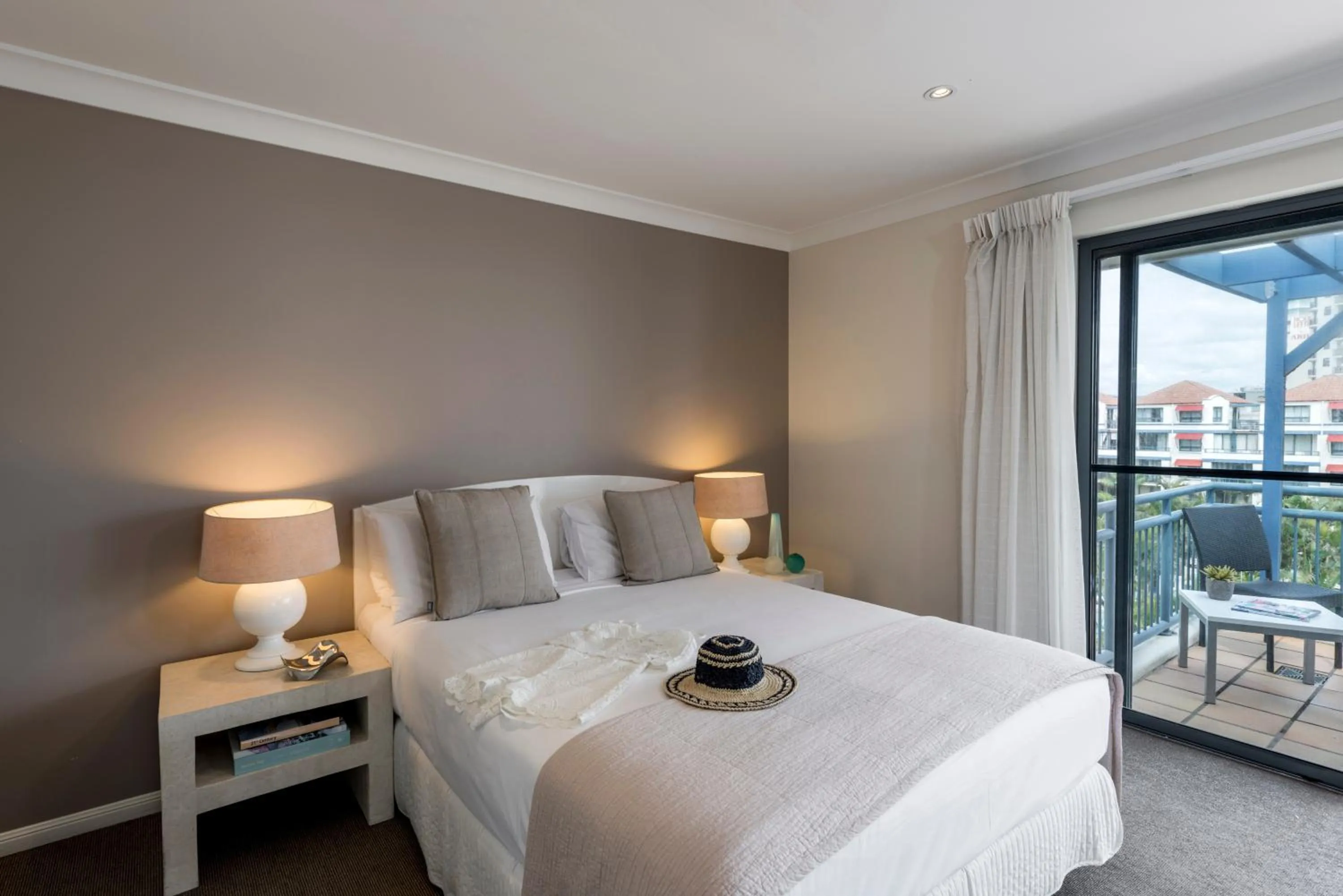 Bedroom, Bed in Oaks Gold Coast Calypso Plaza Suites