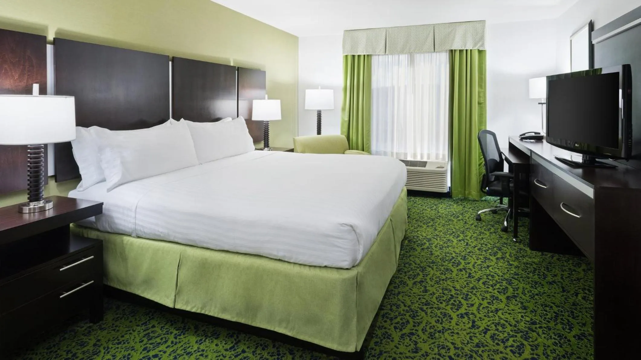 Photo of the whole room in Holiday Inn Express and Suites Stroudsburg-Poconos by IHG