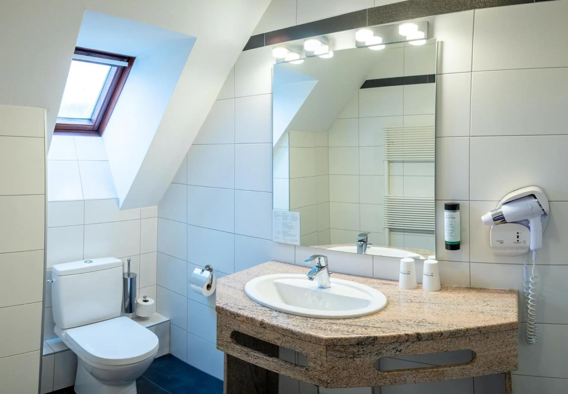 Shower in Hôtel au Heimbach